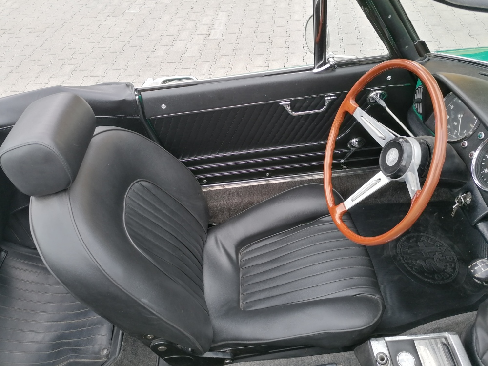 ALFA ROMEO 1750 Spider Veloce-image-2