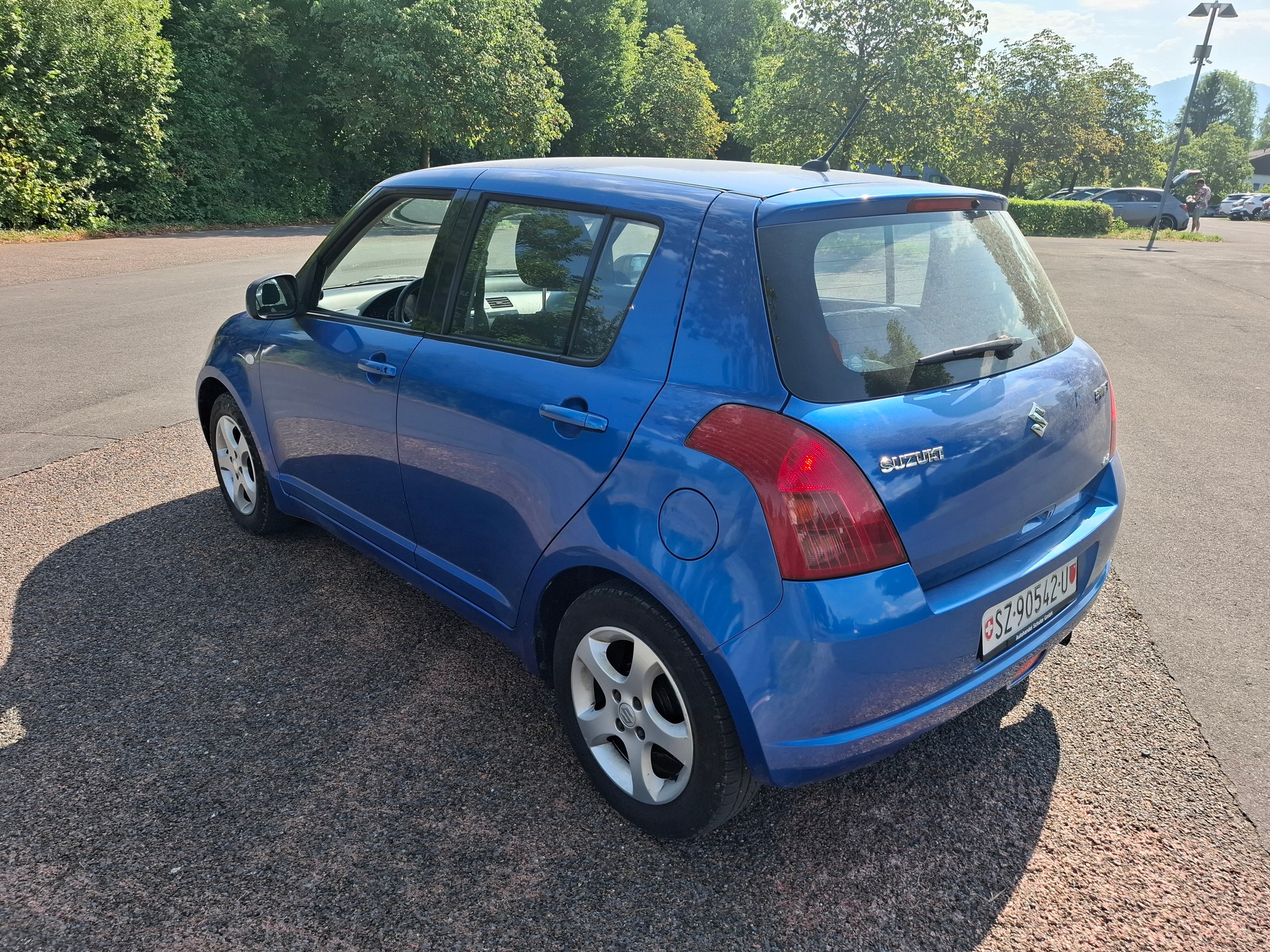 SUZUKI Swift 1.3i 16V GL 4x4-image-6