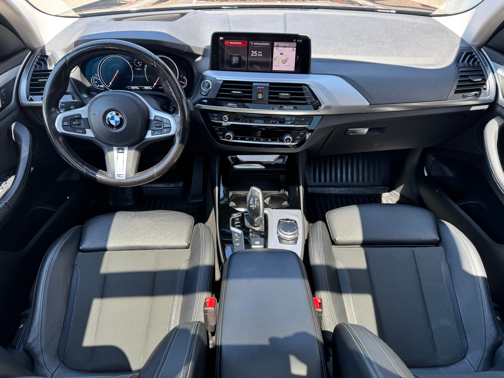 BMW X3 xDrive 20d Individual Steptronic-image-11