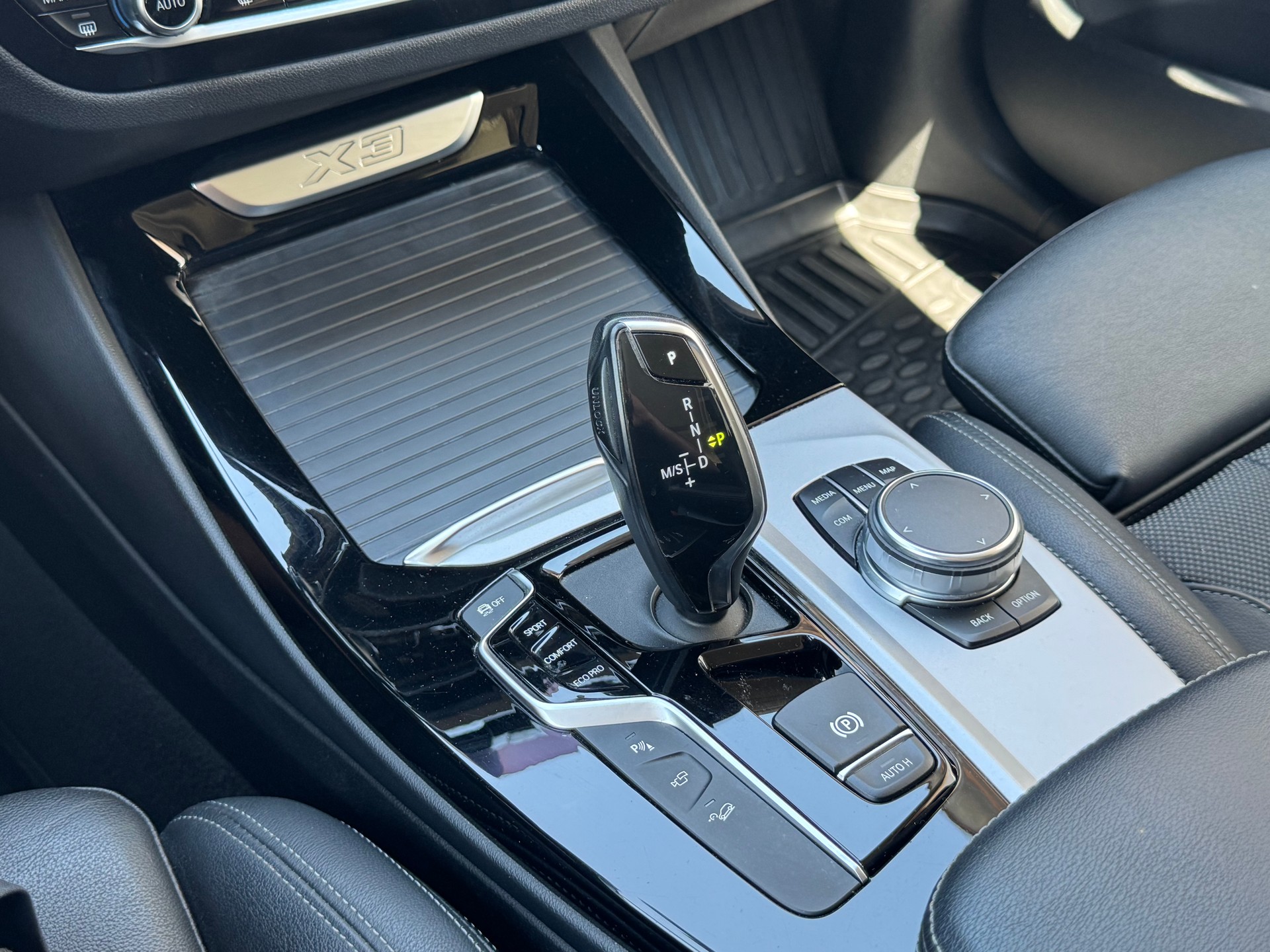 BMW X3 xDrive 20d Individual Steptronic-image-14