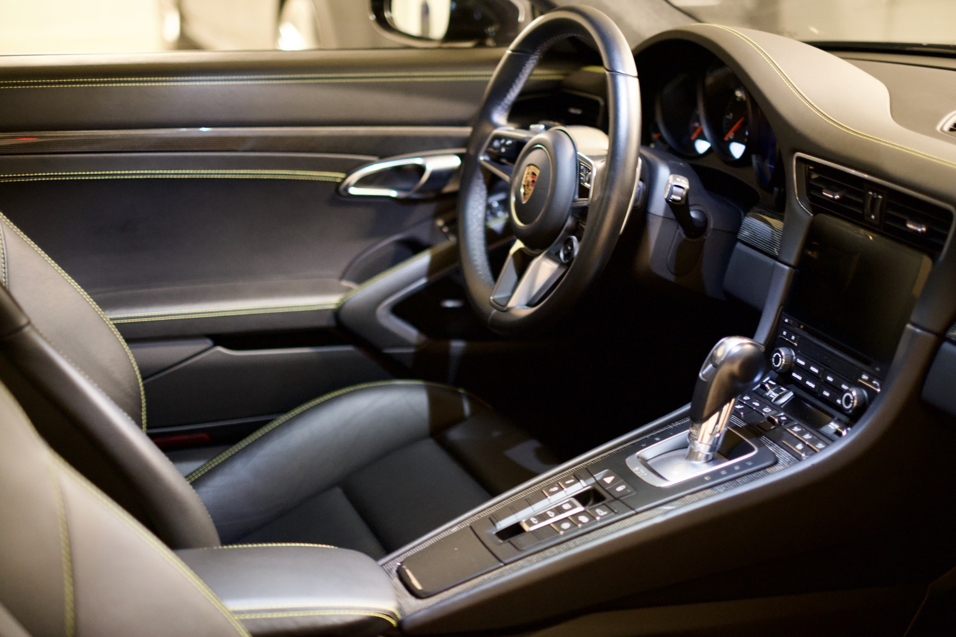 PORSCHE 3.0 Carrera 4 PDK-image-16