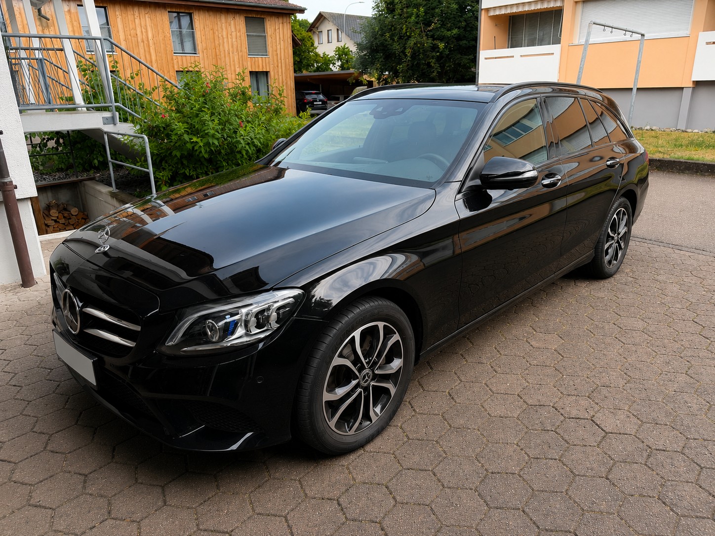 MERCEDES-BENZ C 220 d Swiss Star 4matic-image-1