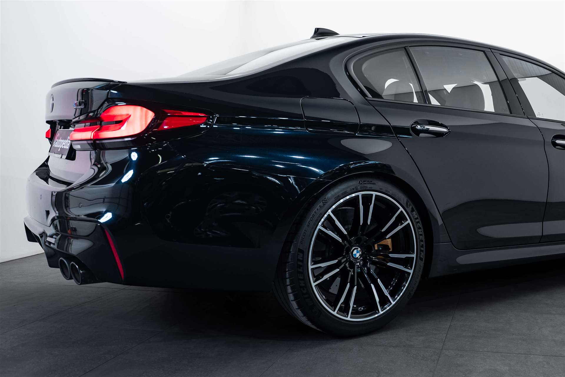 BMW M5 xDrive Drivelogic 600PS-image-3