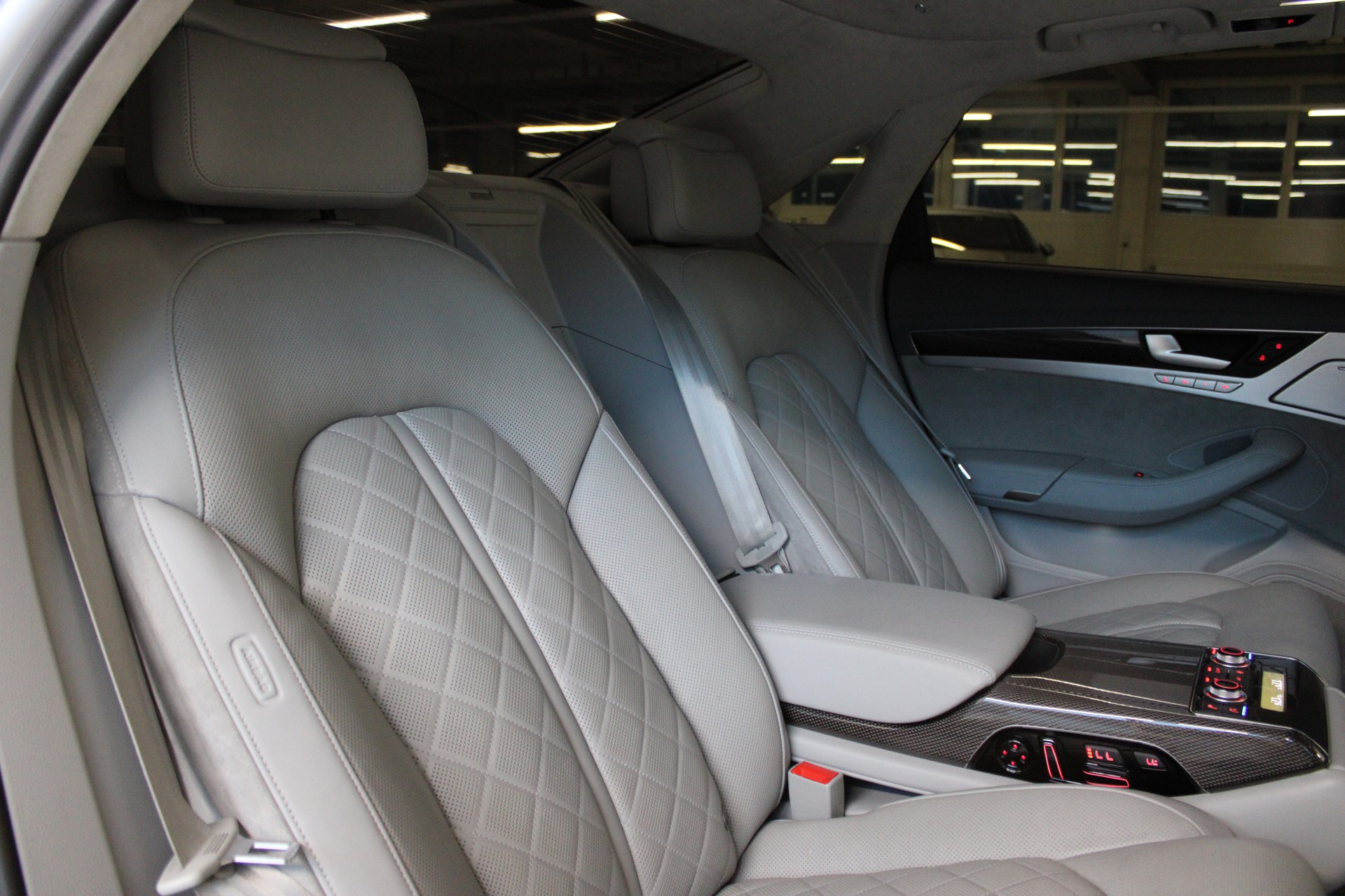 AUDI S8 4.0 TFSI V8 plus quattro tiptronic ABT-image-18