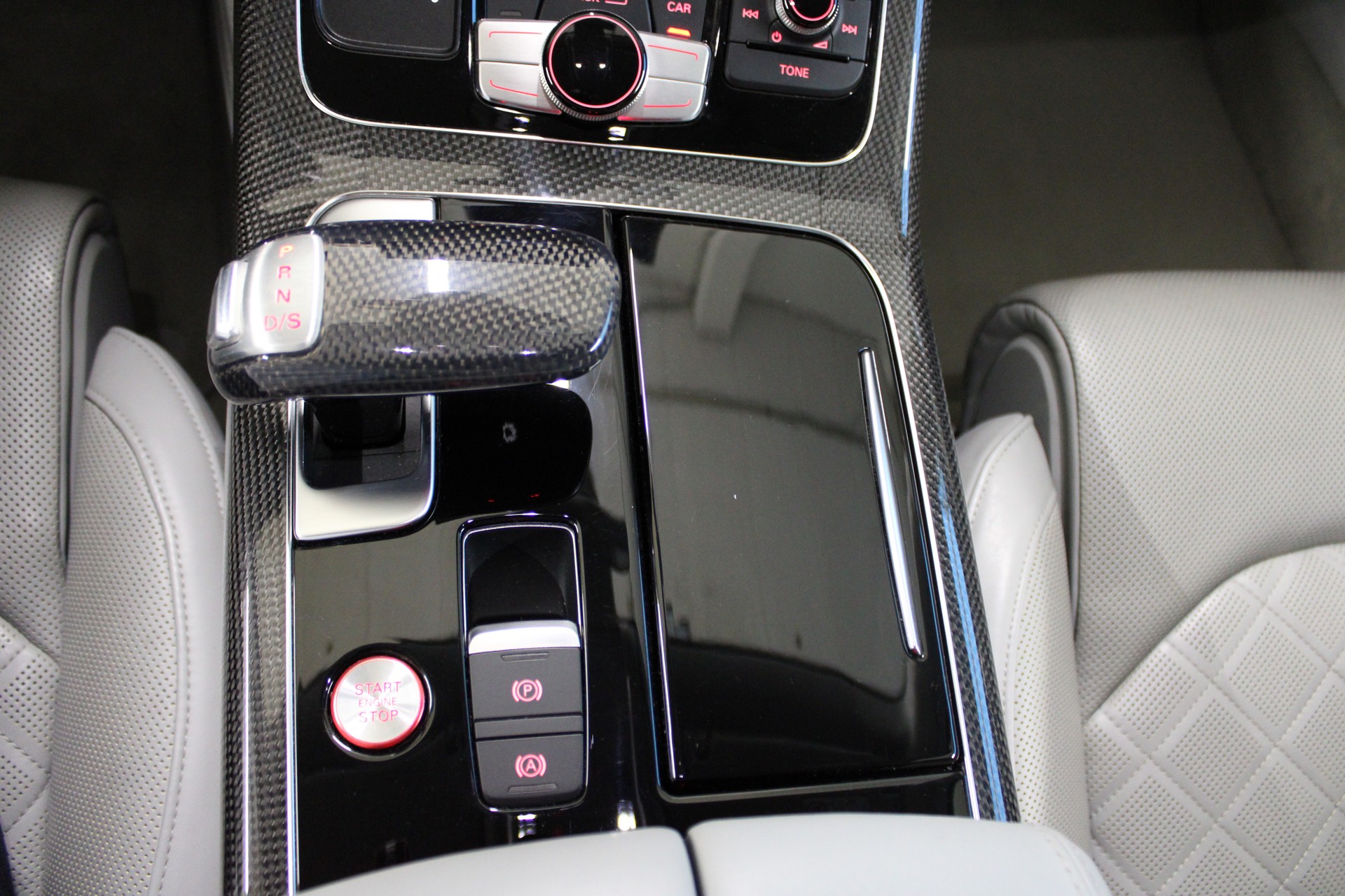 AUDI S8 4.0 TFSI V8 plus quattro tiptronic ABT-image-24