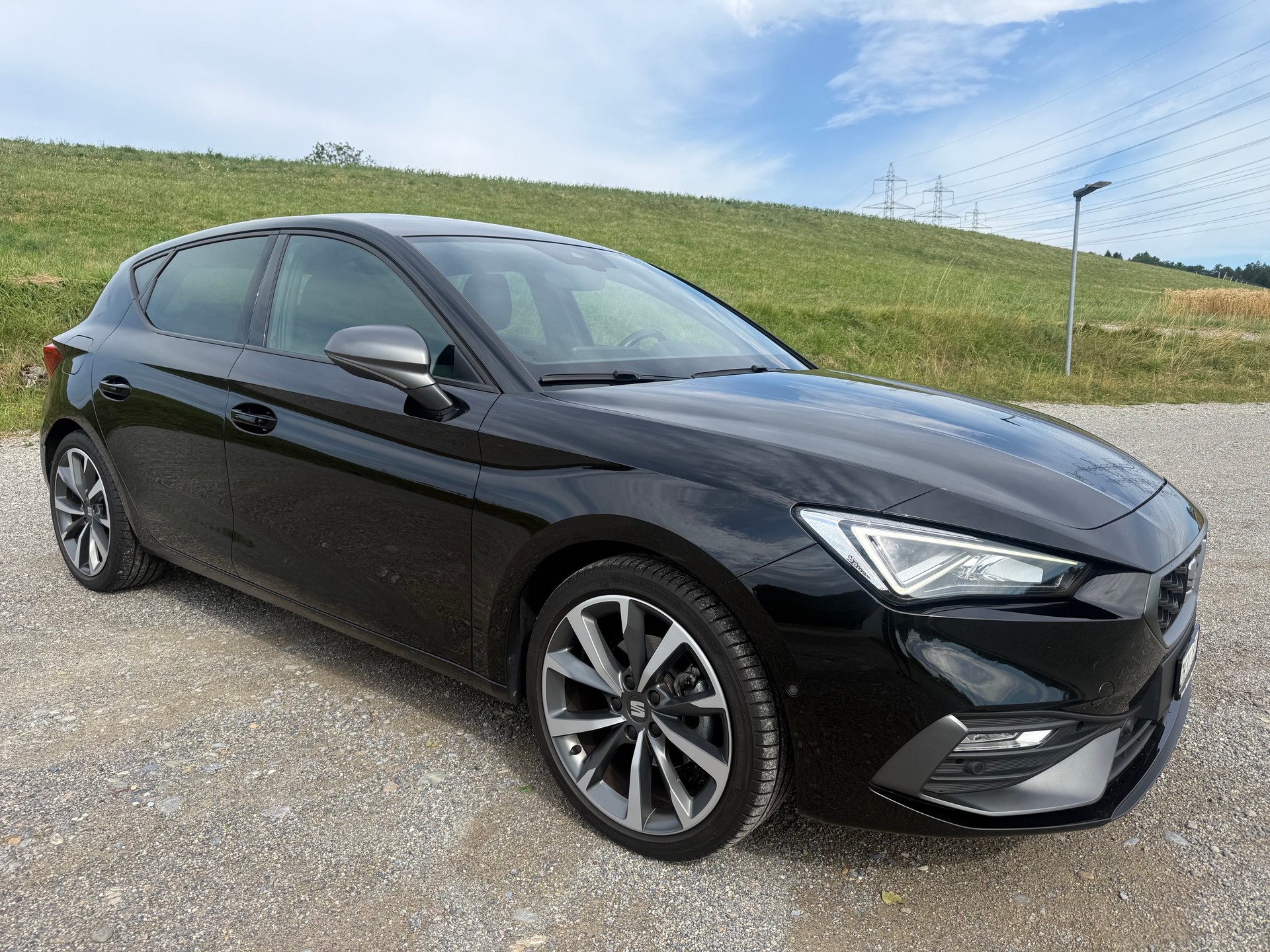 SEAT Leon 1.5 eTSI mHEV DSG FR-image-3