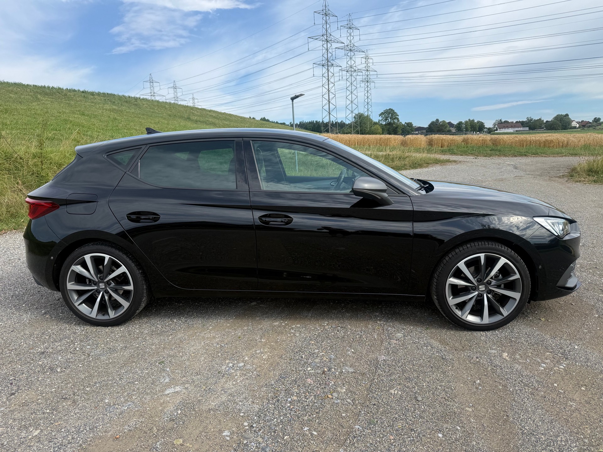 SEAT Leon 1.5 eTSI mHEV DSG FR-image-4