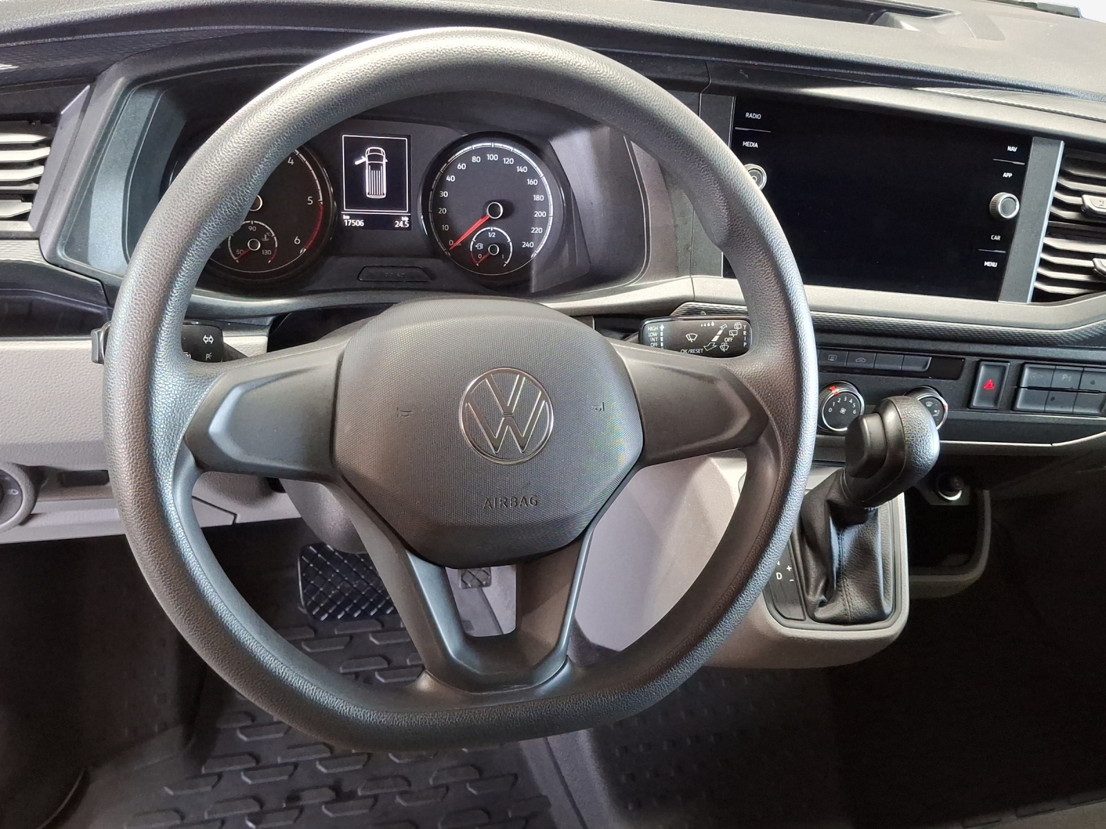 VW T6.1 2.0 TDI DSG-image-9