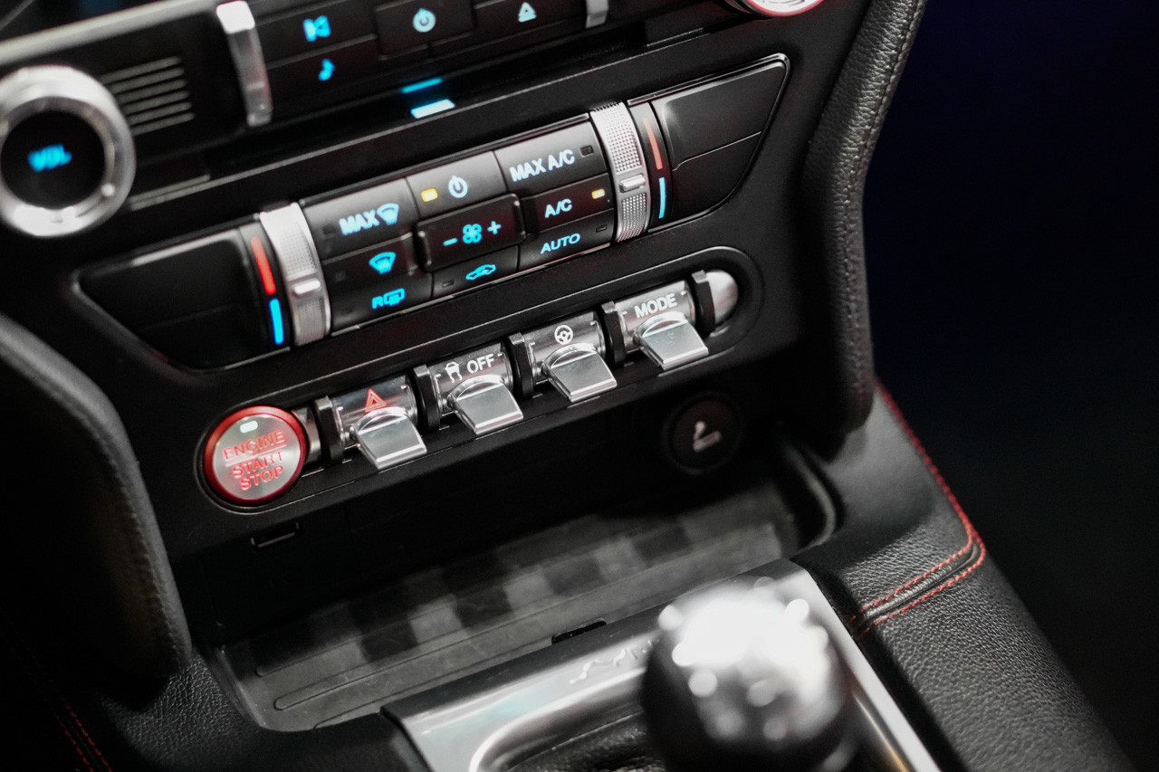 FORD Mustang Fastback 5.0 V8 GT-image-21