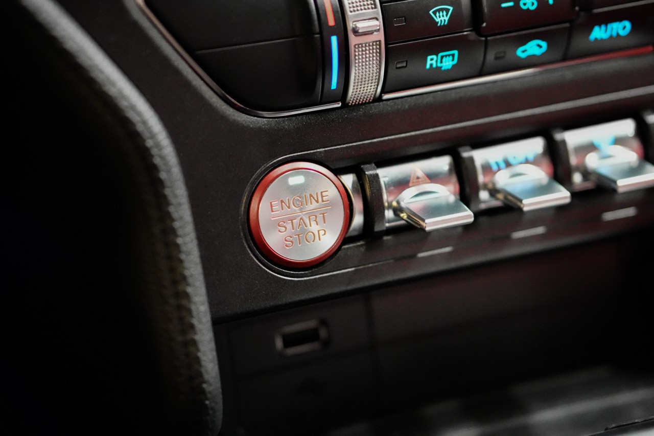 FORD Mustang Fastback 5.0 V8 GT-image-22