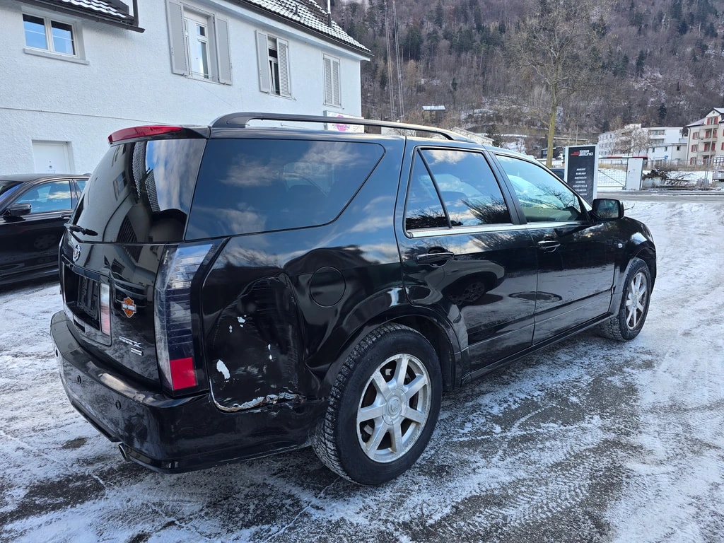 CADILLAC SRX 4.6 V8 Sport Luxury 4WD-image-4