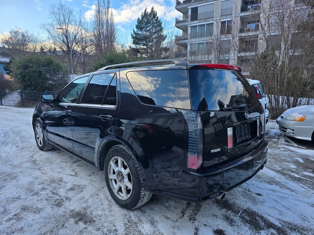 CADILLAC SRX 4.6 V8 Sport Luxury 4WD-image-2