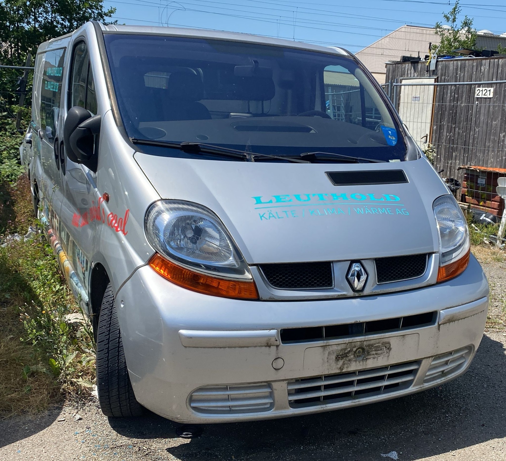 RENAULT Trafic 1.9 dCi 100 2.7t-image-0