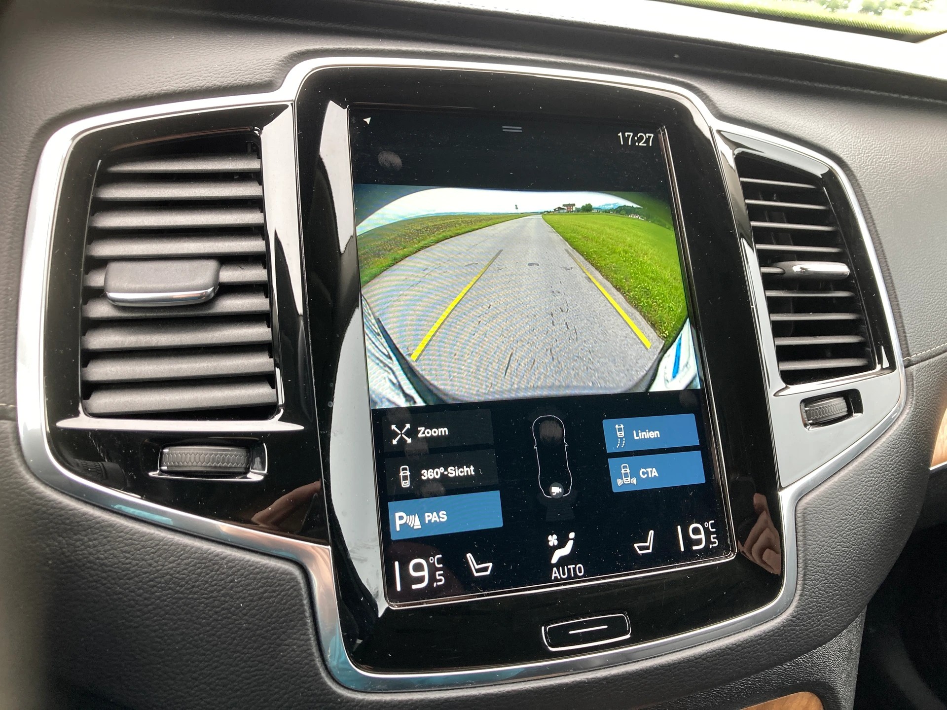 VOLVO XC90 B5 Benzin Mild Hybrid AWD Inscription Geartronic-image-11