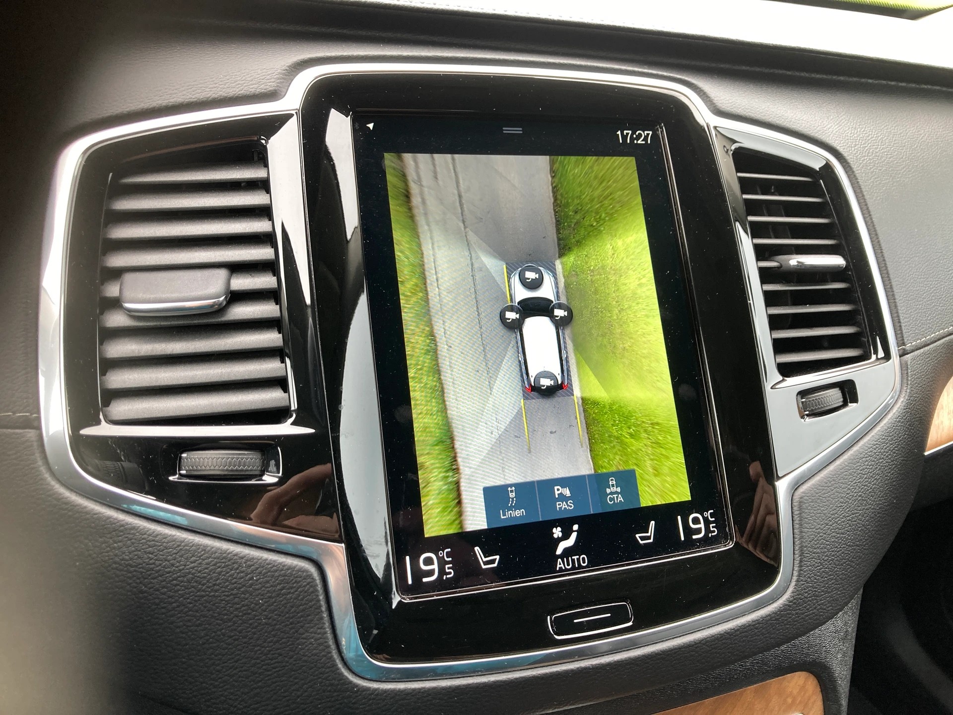 VOLVO XC90 B5 Benzin Mild Hybrid AWD Inscription Geartronic-image-13