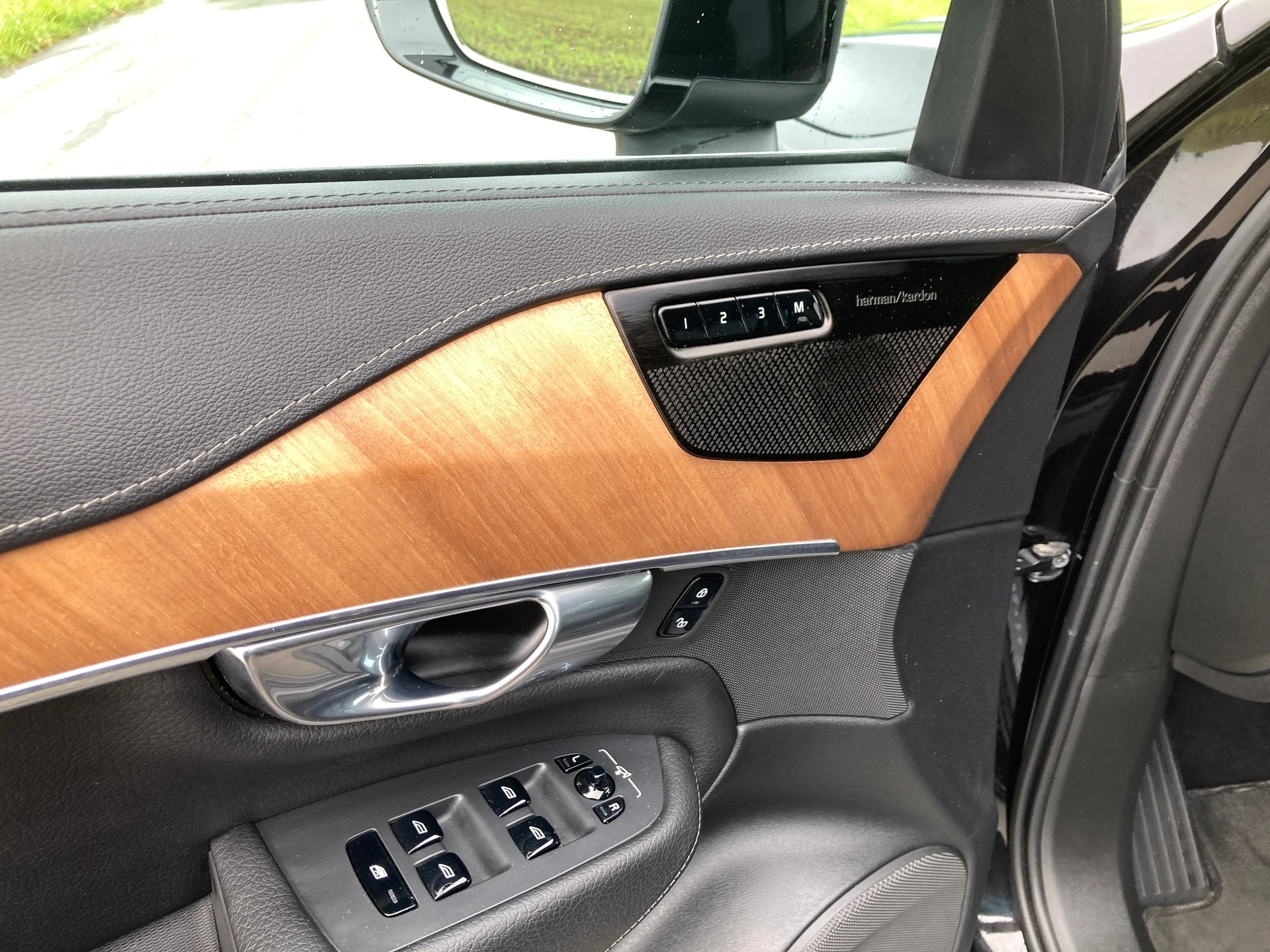 VOLVO XC90 B5 Benzin Mild Hybrid AWD Inscription Geartronic-image-9