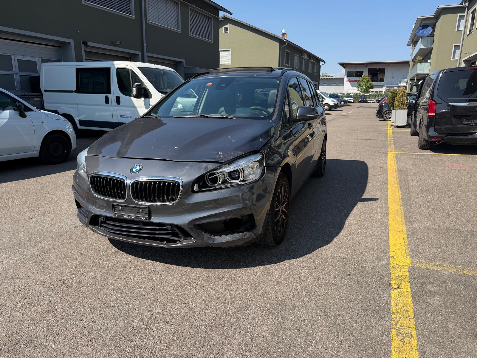 BMW 220d xDrive Gran Tourer Steptronic-image-2