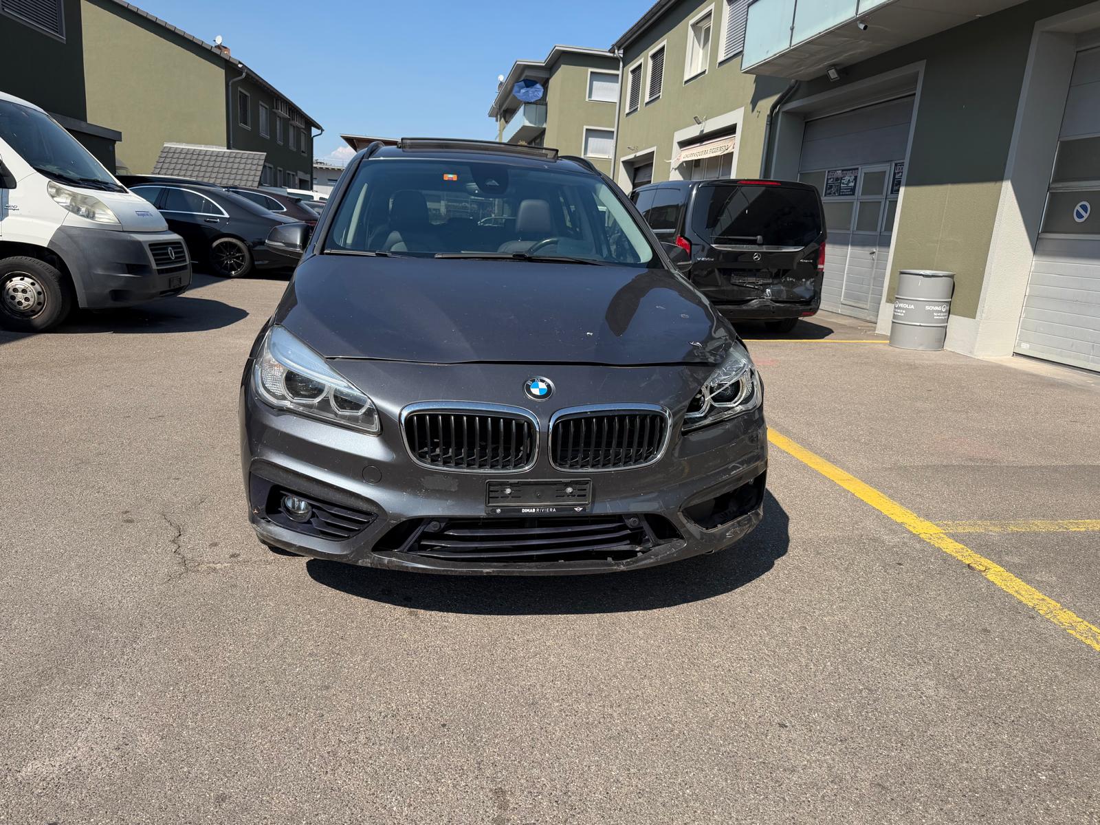 BMW 220d xDrive Gran Tourer Steptronic-image-1