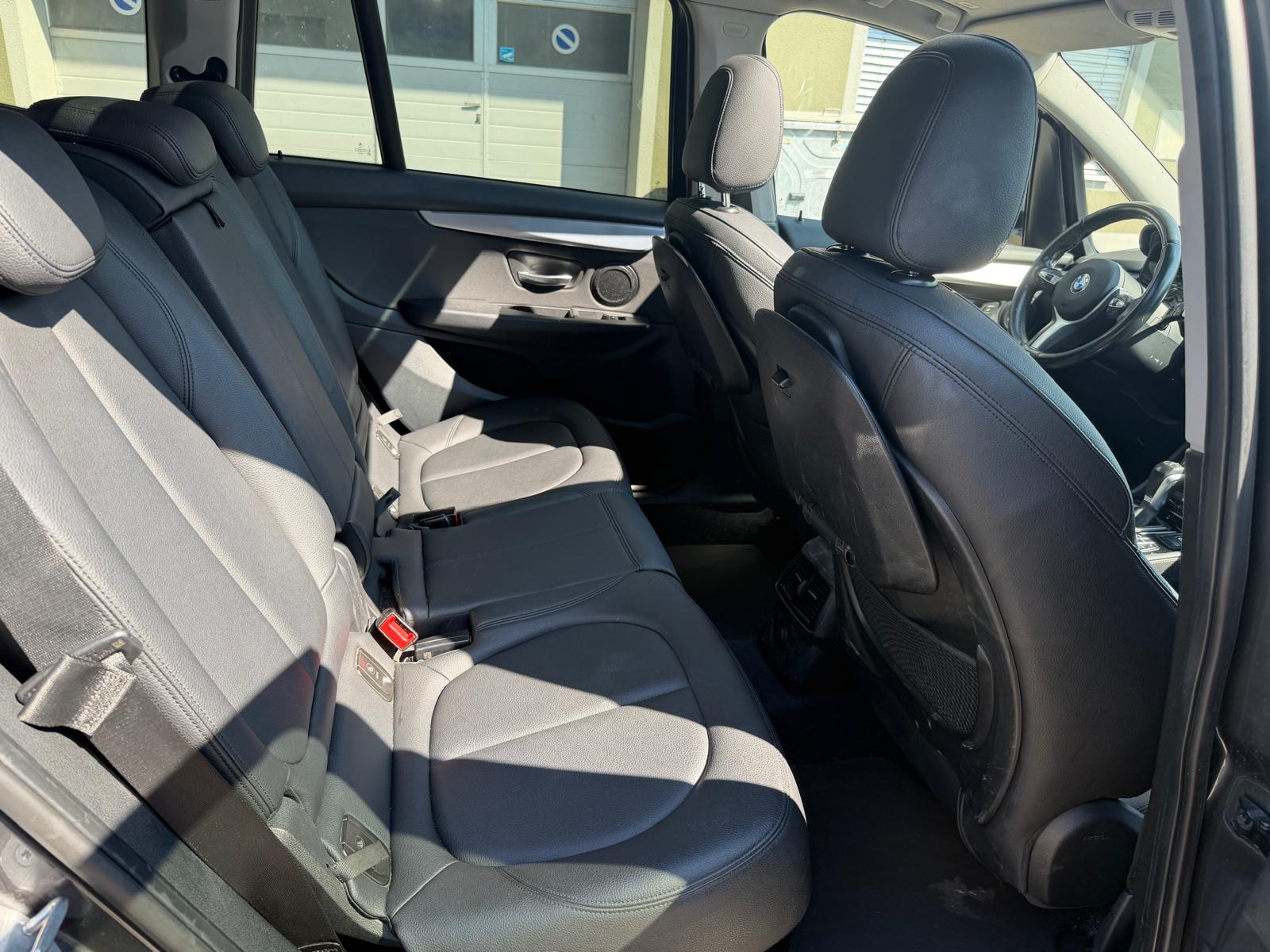 BMW 220d xDrive Gran Tourer Steptronic-image-10