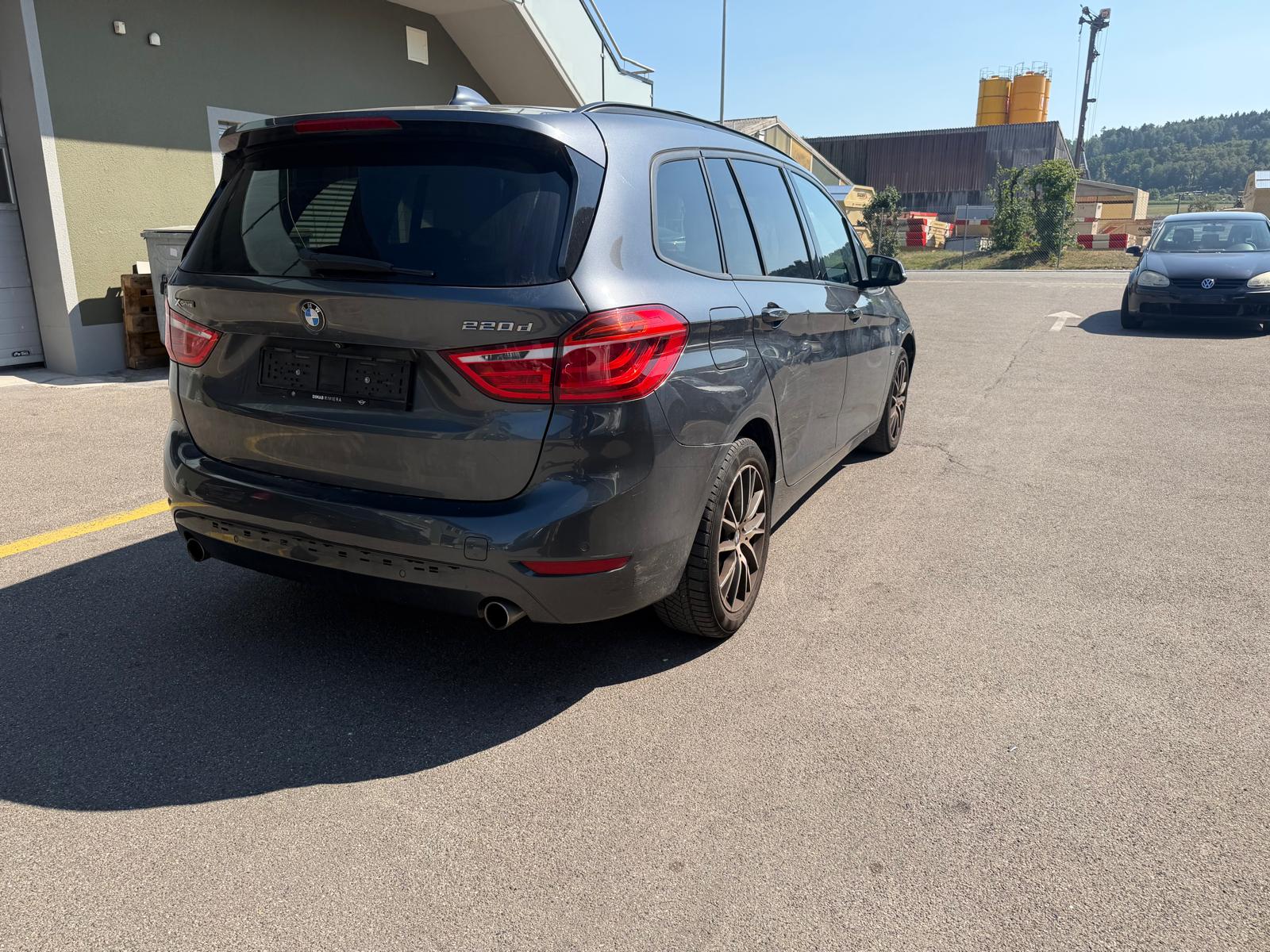 BMW 220d xDrive Gran Tourer Steptronic-image-3