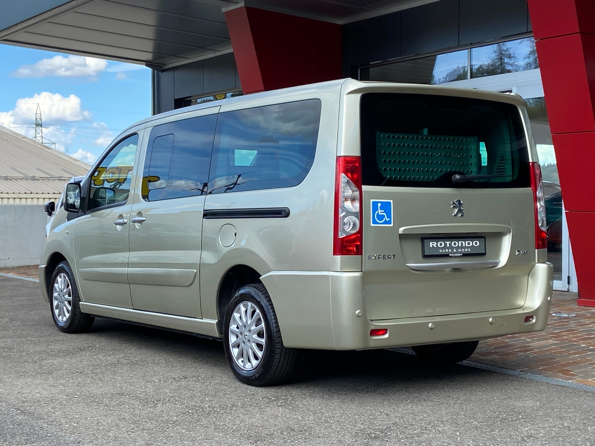 PEUGEOT Expert Tepee 2.0 HDi Rollstuhltransport-image-15