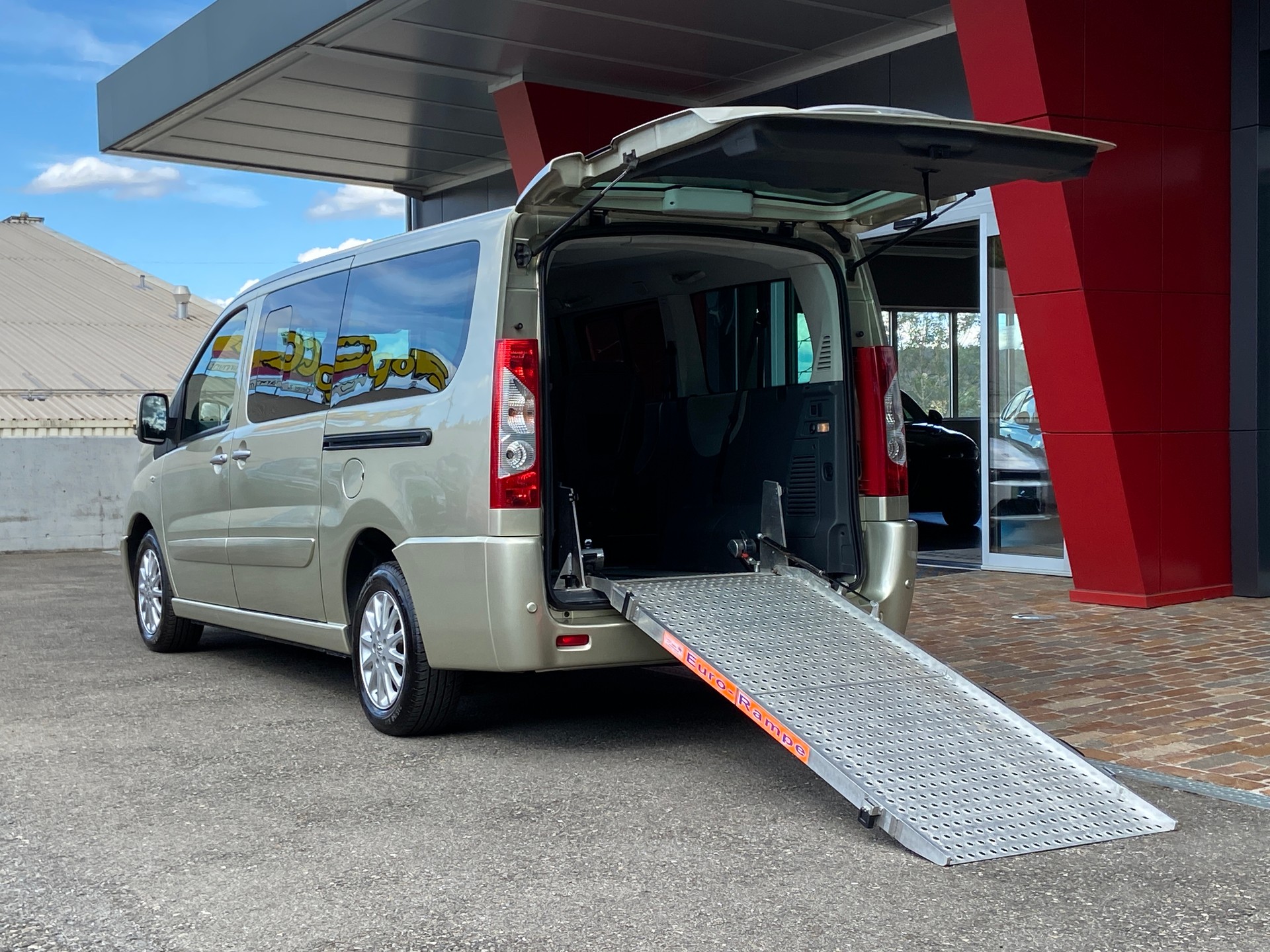 PEUGEOT Expert Tepee 2.0 HDi Rollstuhltransport
