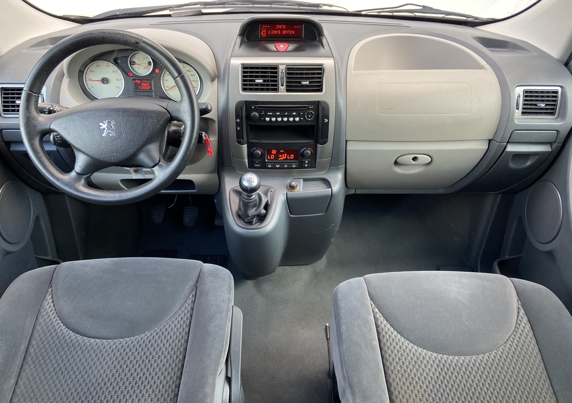 PEUGEOT Expert Tepee 2.0 HDi Rollstuhltransport-image-4