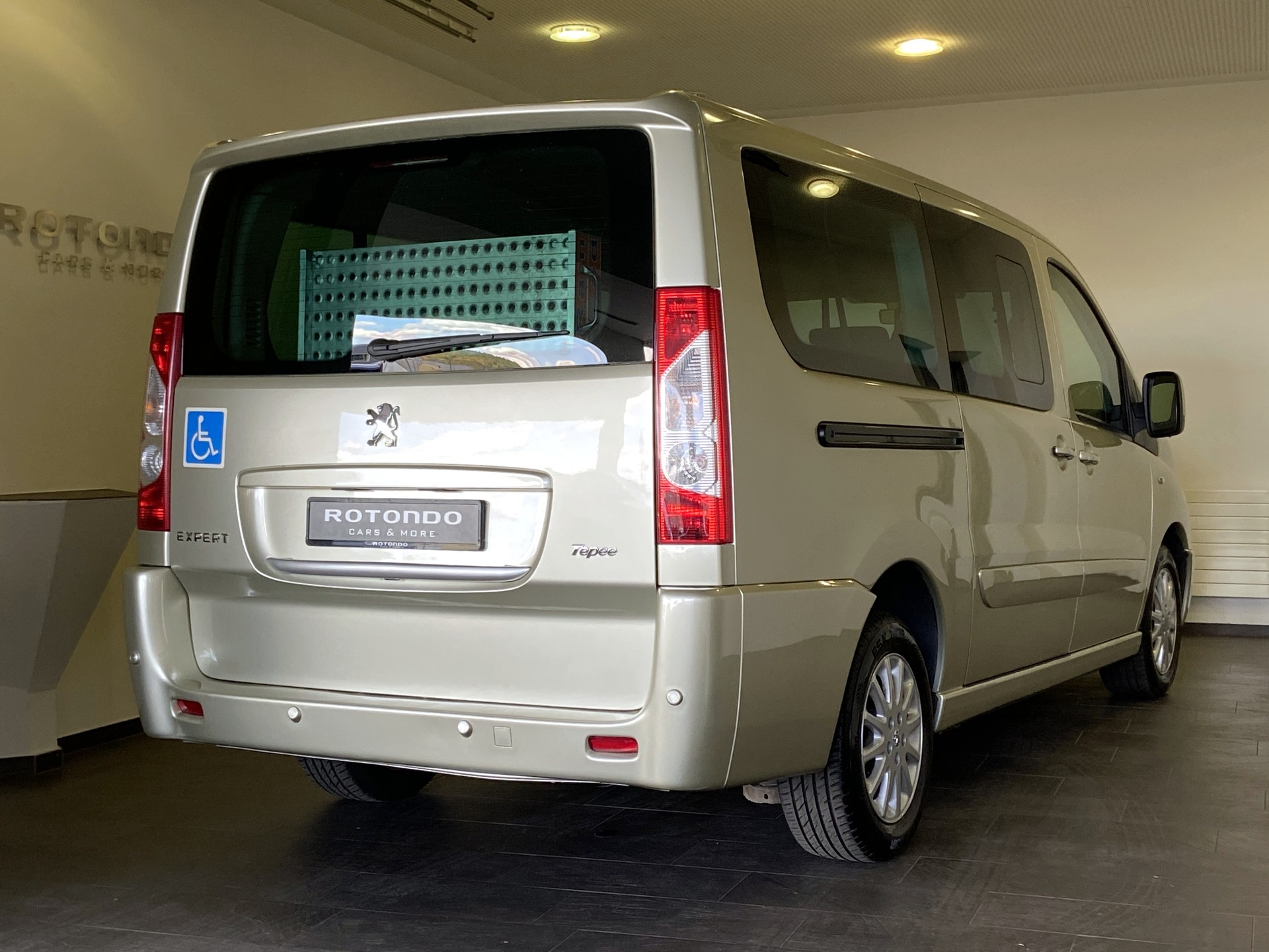 PEUGEOT Expert Tepee 2.0 HDi Rollstuhltransport-showroom-element-2