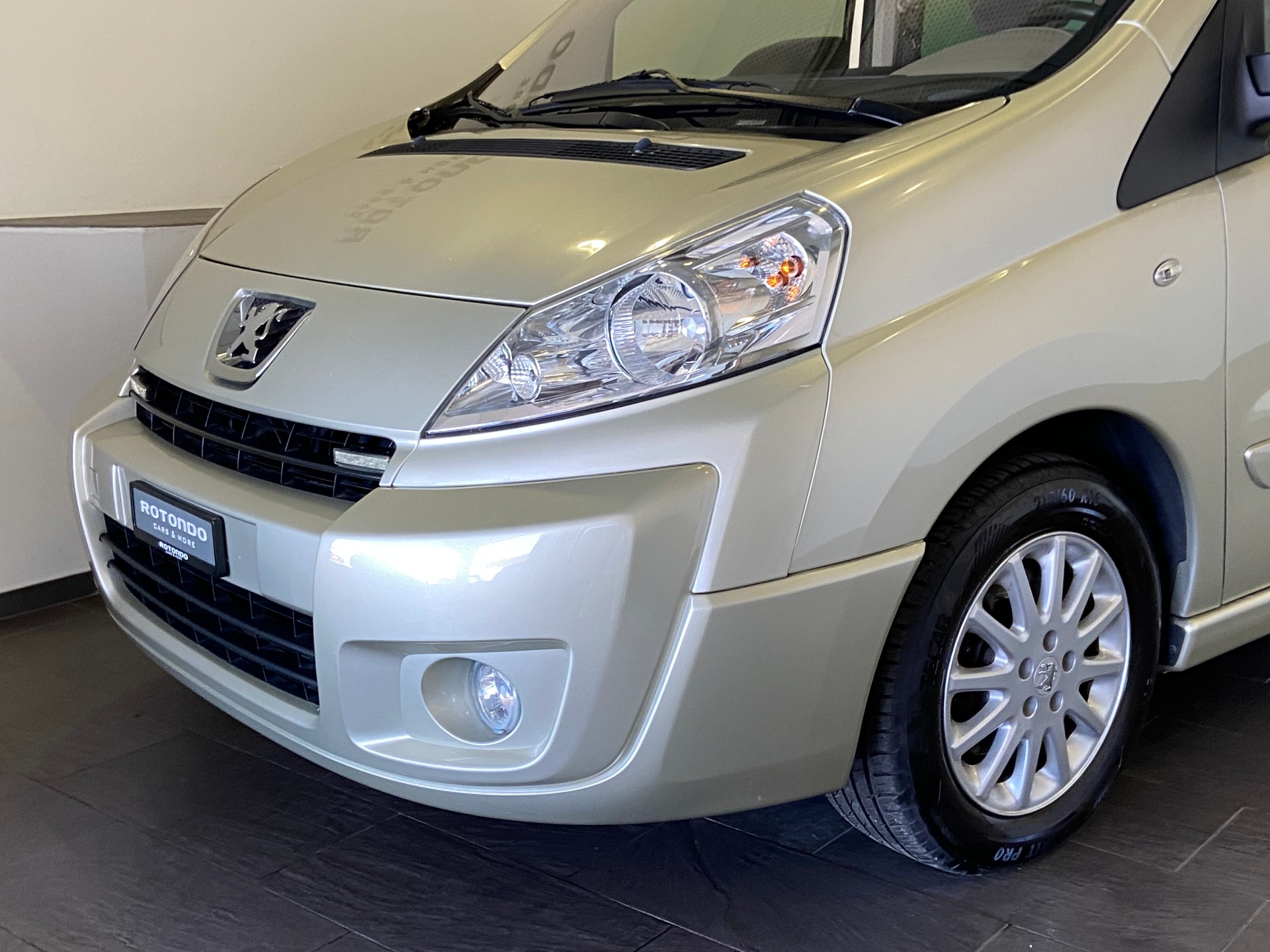 PEUGEOT Expert Tepee 2.0 HDi Rollstuhltransport-showroom-element-3