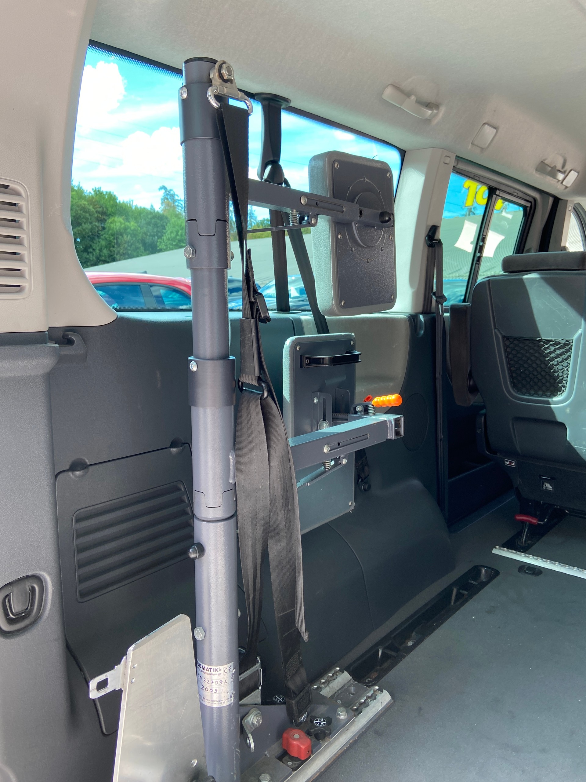 PEUGEOT Expert Tepee 2.0 HDi Rollstuhltransport-image-9