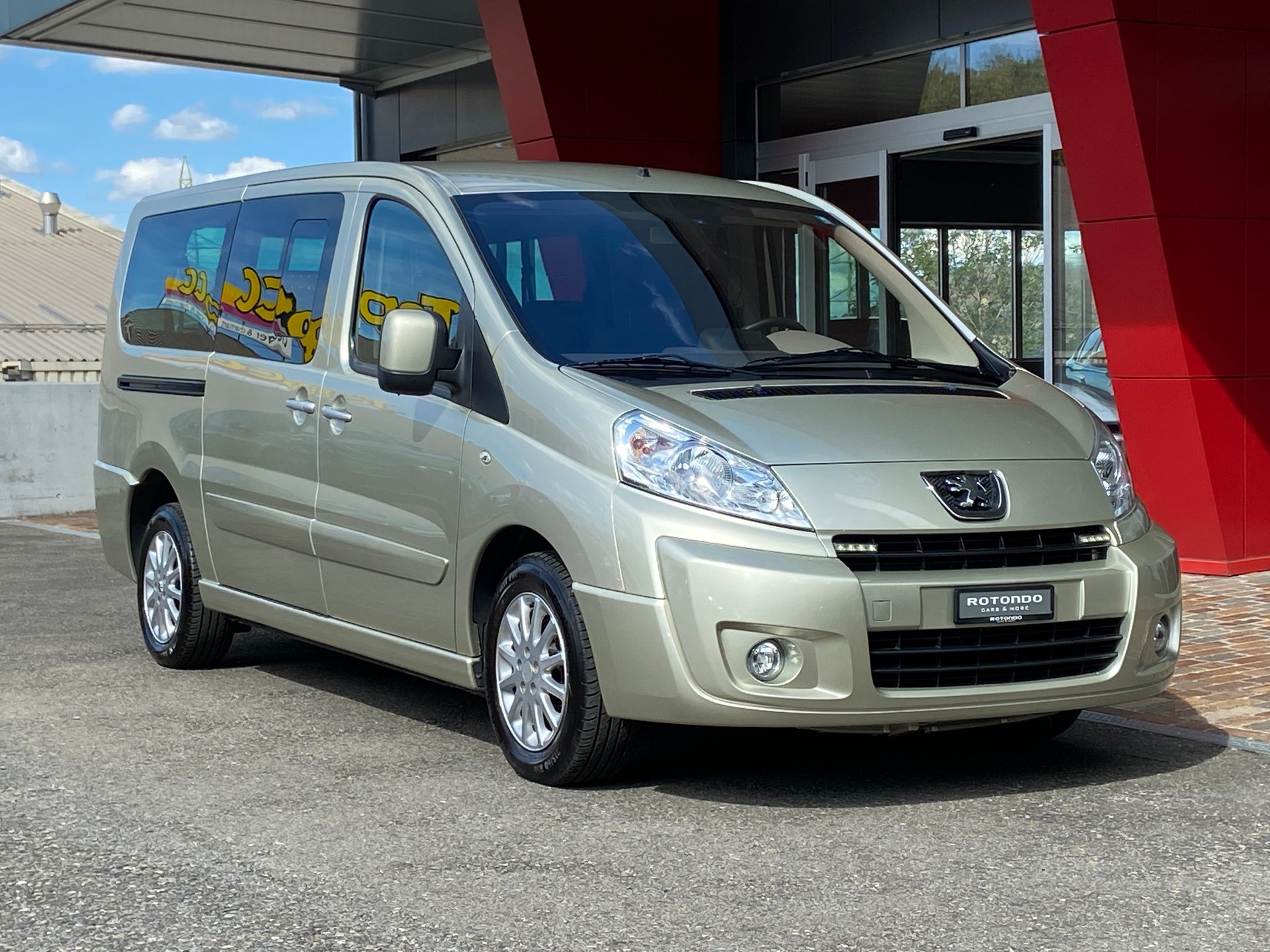 PEUGEOT Expert Tepee 2.0 HDi Rollstuhltransport-image-12