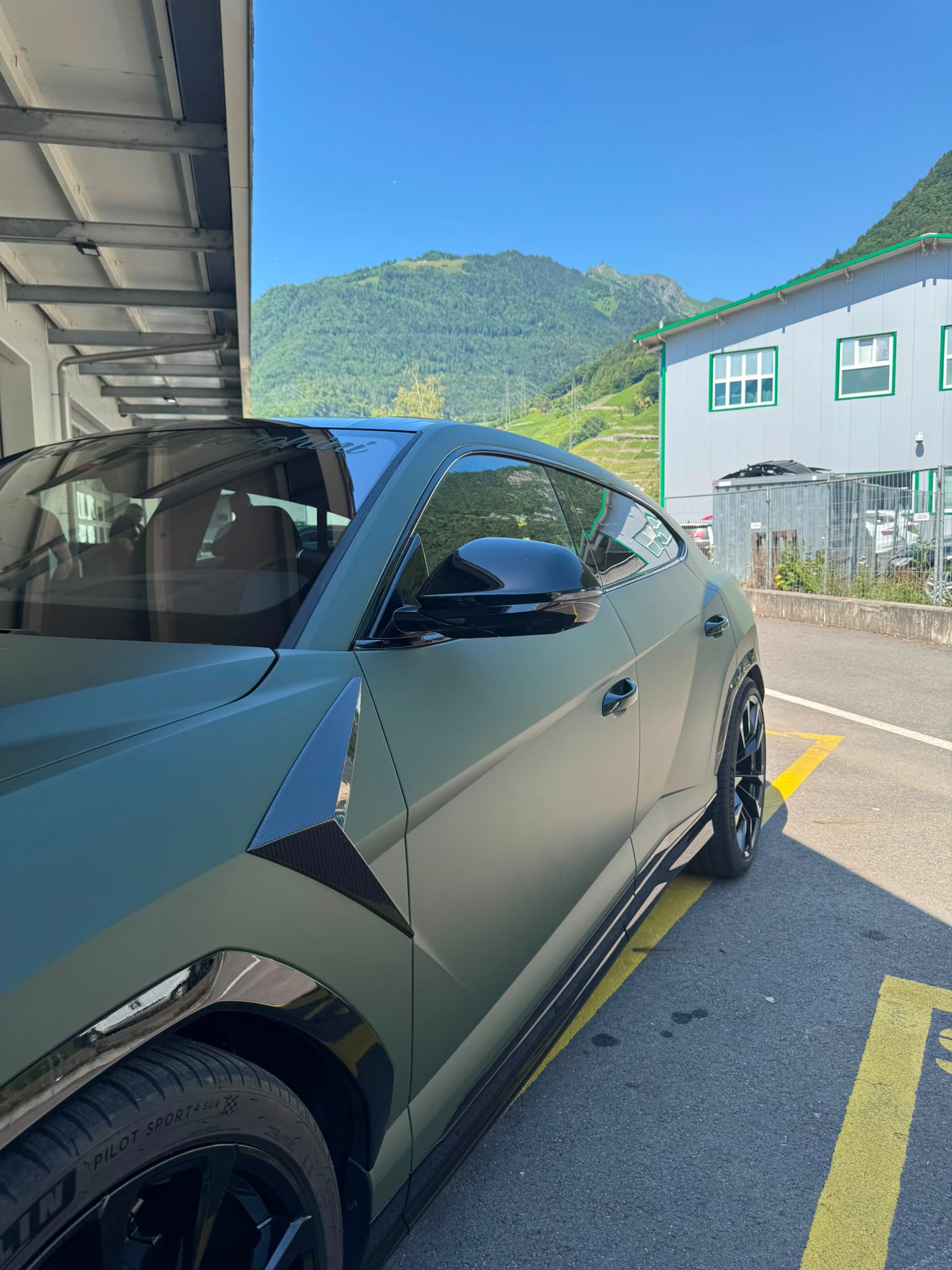 LAMBORGHINI Urus E-Gear-image-7