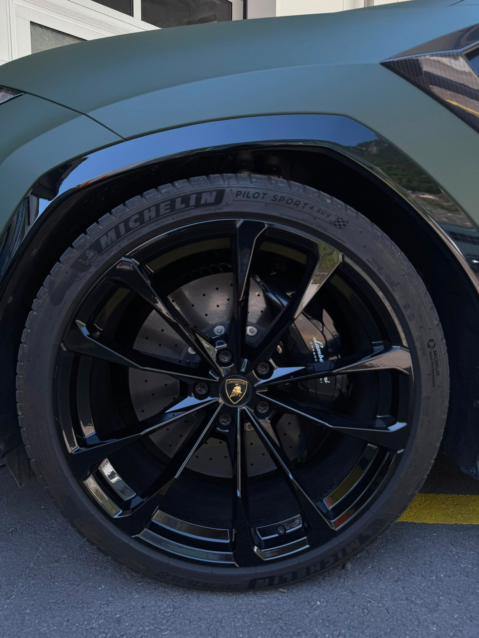 LAMBORGHINI Urus E-Gear-image-17