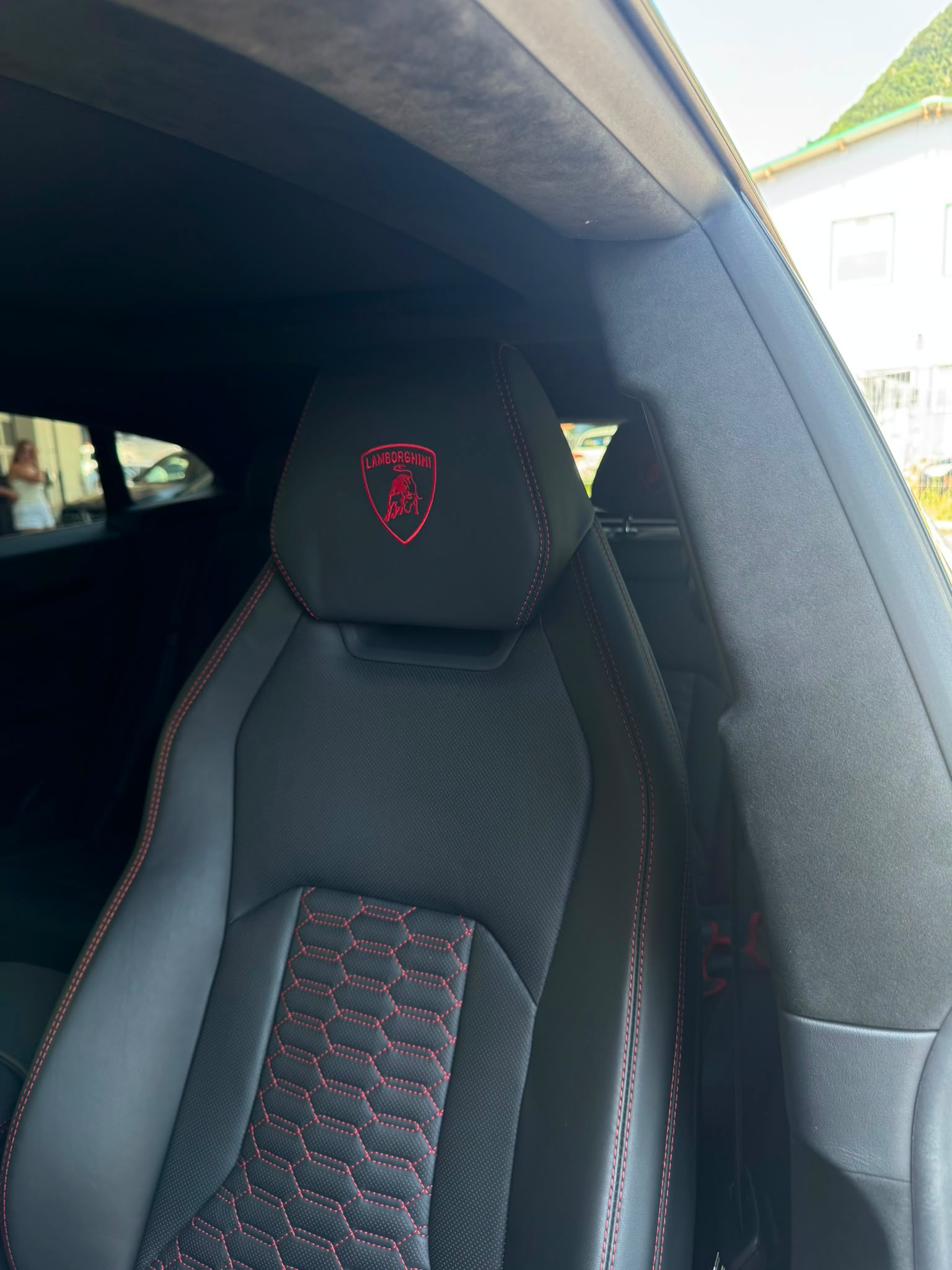 LAMBORGHINI Urus E-Gear-image-10