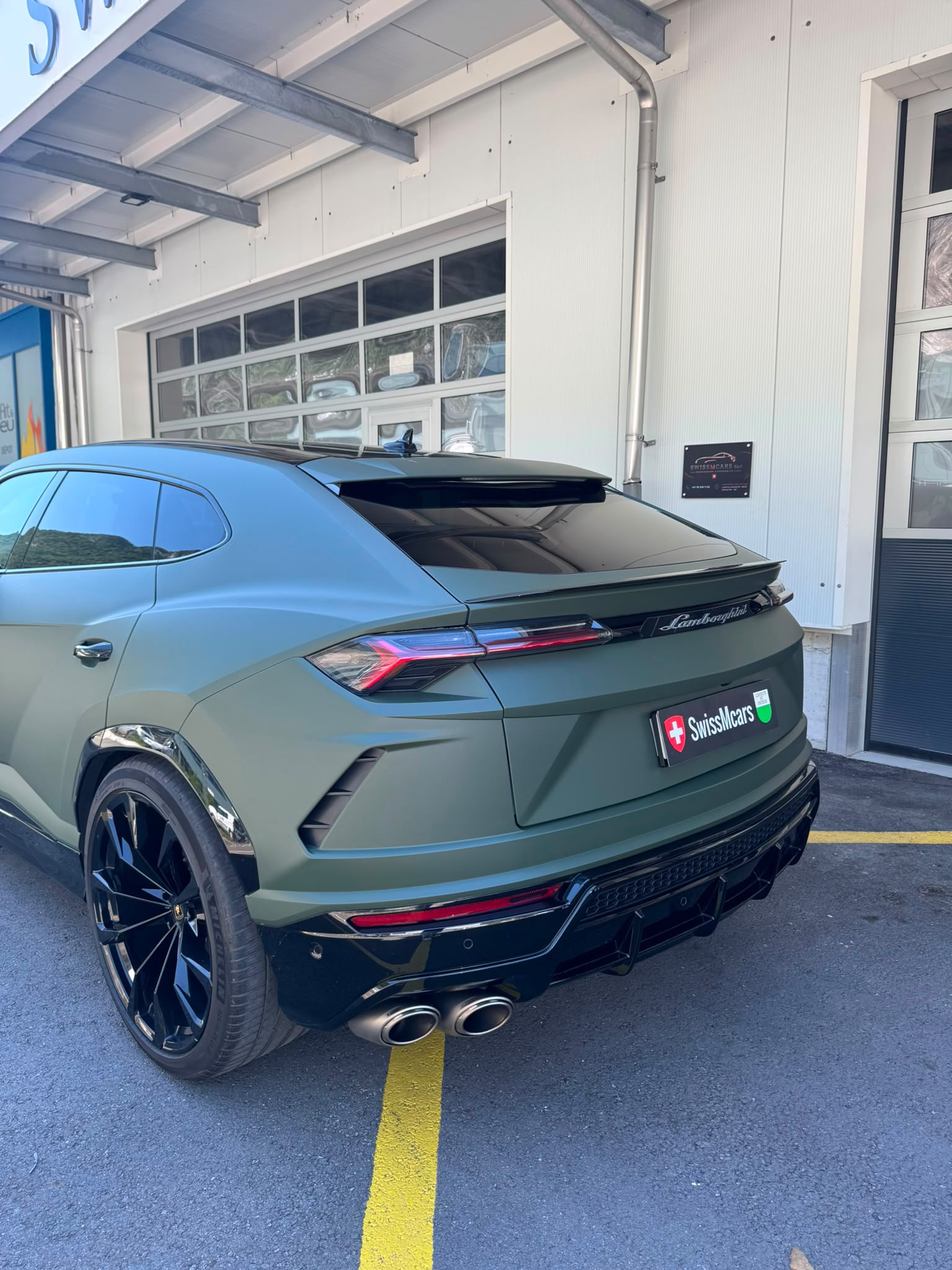 LAMBORGHINI Urus E-Gear-image-8