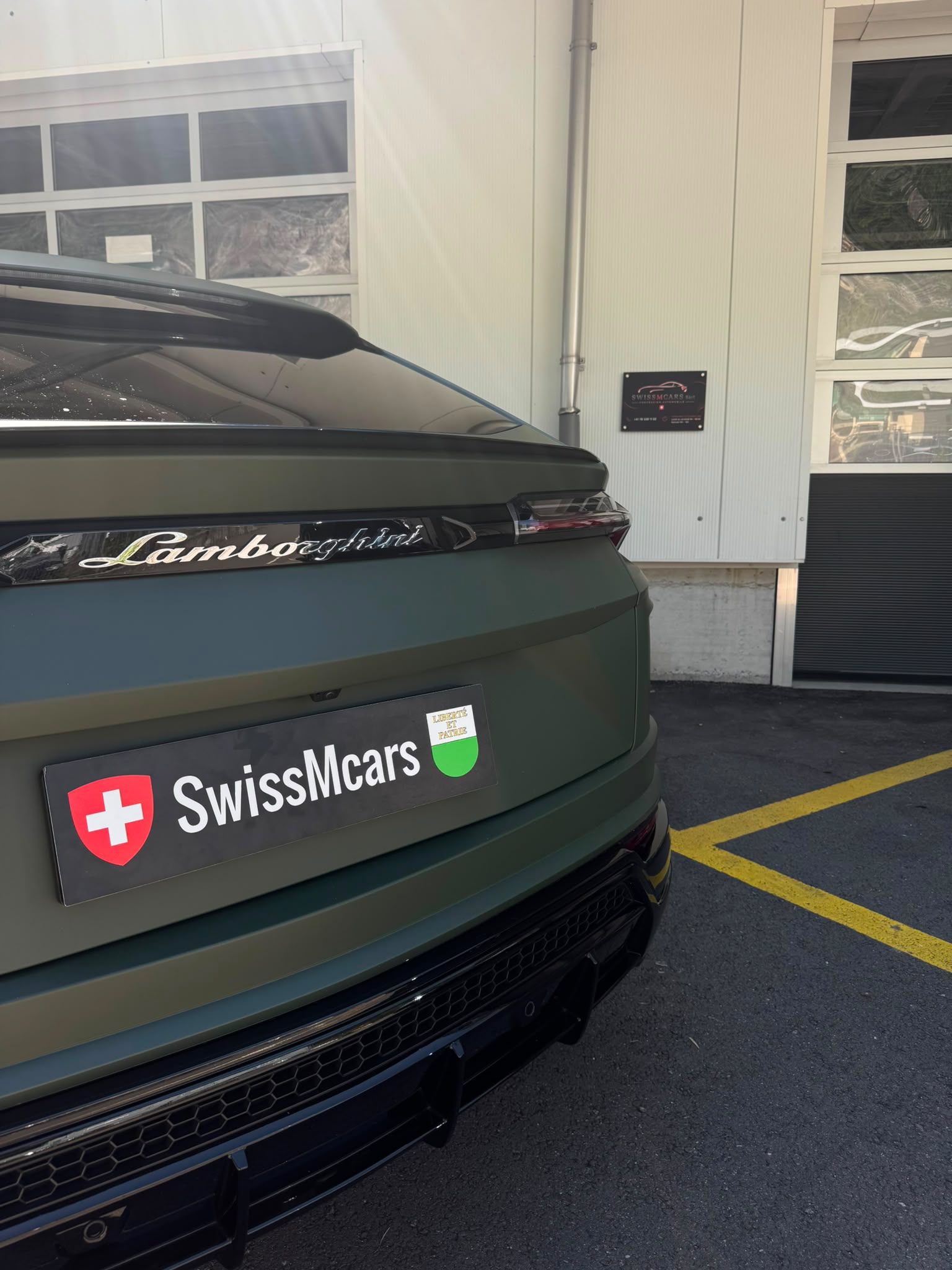 LAMBORGHINI Urus E-Gear-image-21