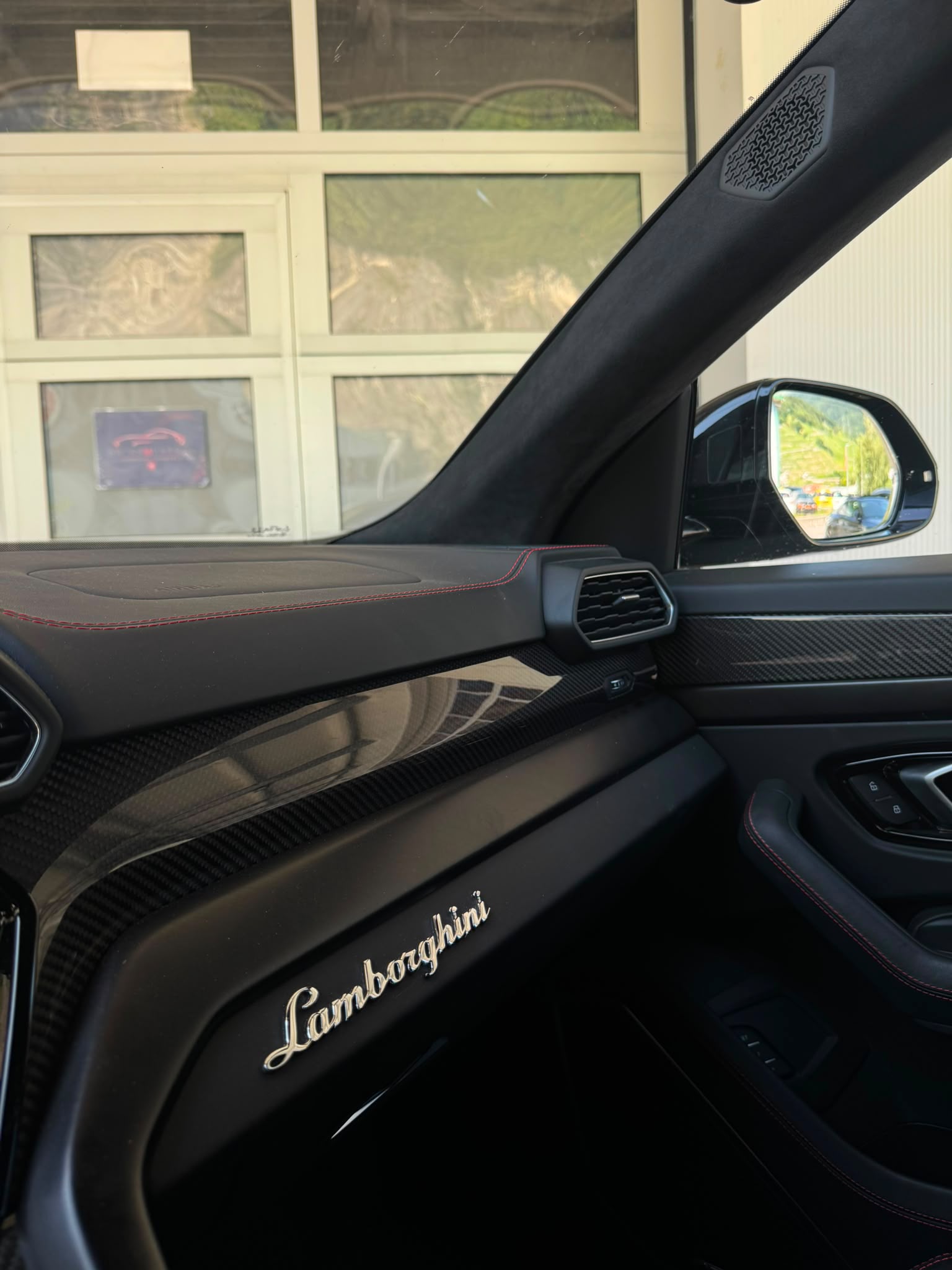LAMBORGHINI Urus E-Gear-image-13
