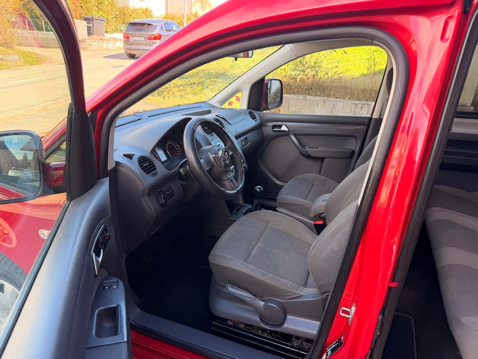 VW Caddy 1.2 TSI Trendline-image-9