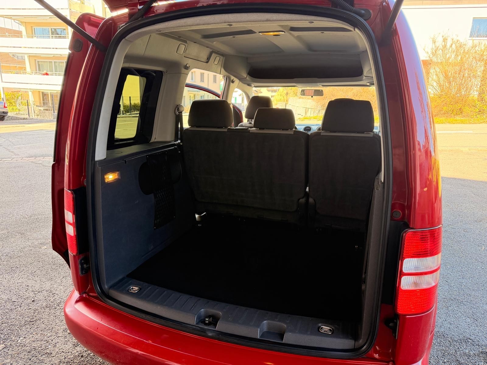 VW Caddy 1.2 TSI Trendline-image-11