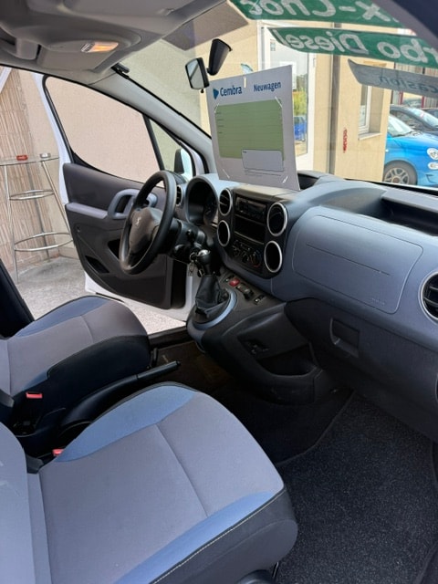 PEUGEOT Partner 1.6 e-HDI Active-image-11