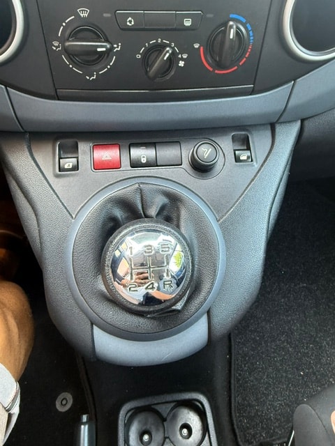 PEUGEOT Partner 1.6 e-HDI Active-image-16