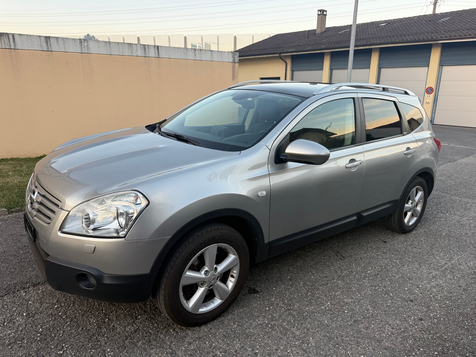 NISSAN Qashqai +2 2.0 4WD tekna XTronic CVT-image-1