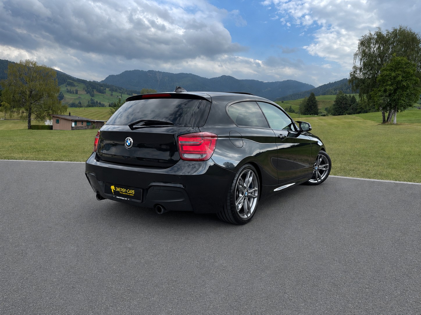 BMW M135i xDrive Steptronic-image-2