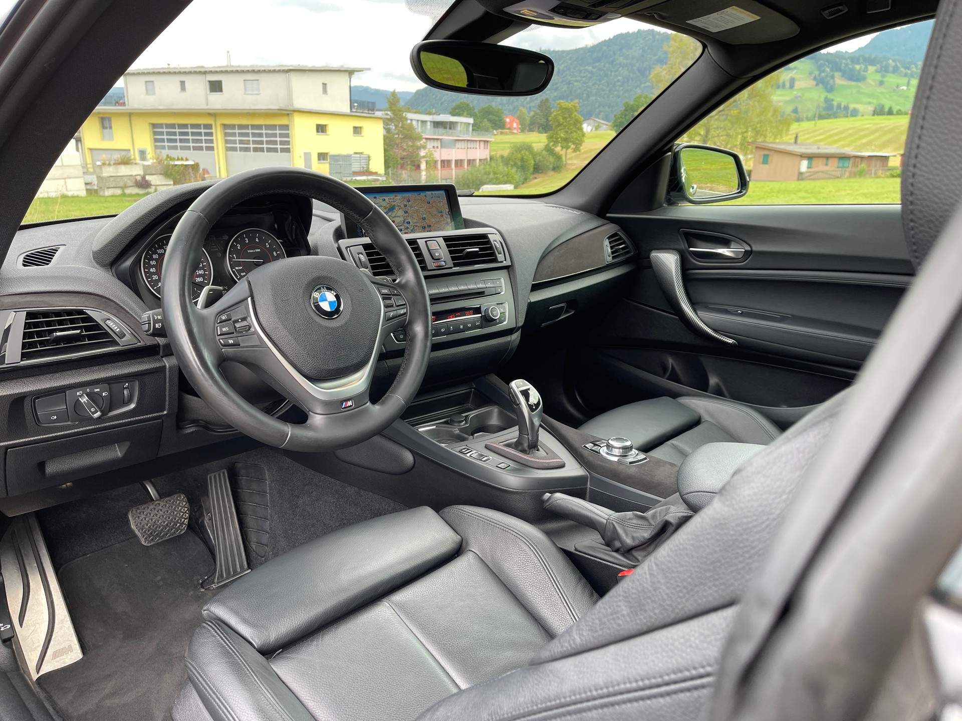 BMW M135i xDrive Steptronic-image-3