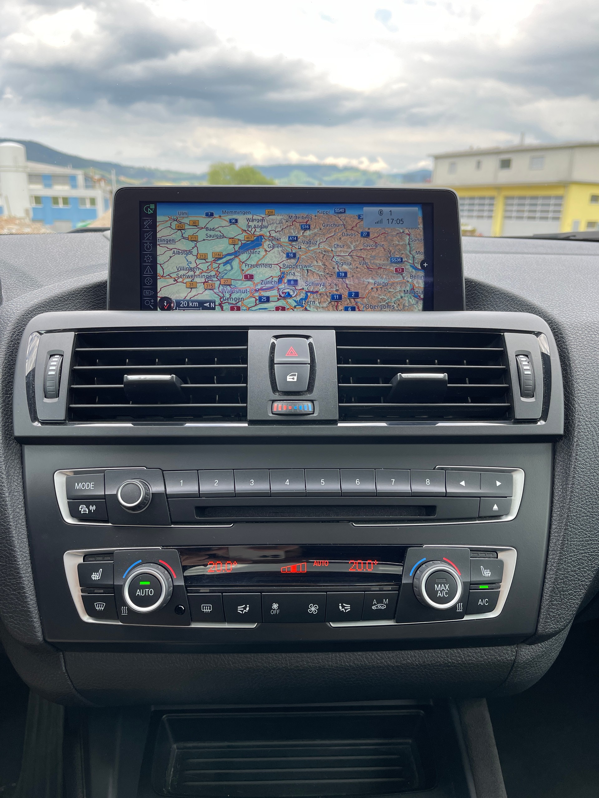 BMW M135i xDrive Steptronic-image-9
