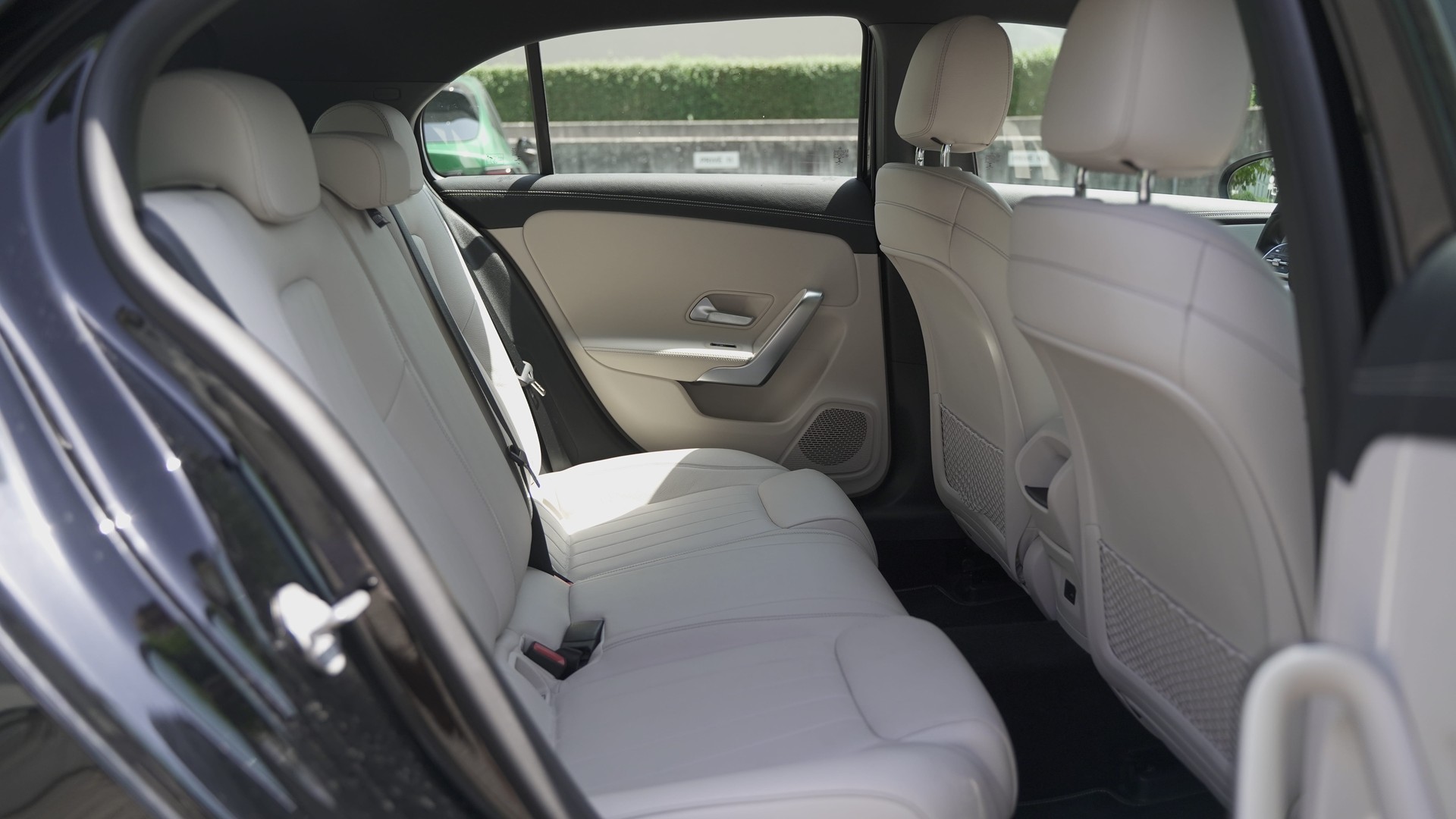 MERCEDES-BENZ A 250 e Progressive-image-6