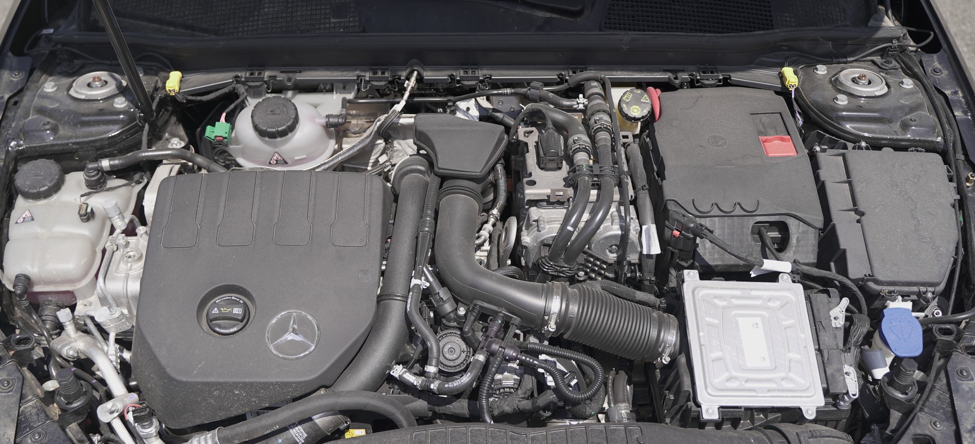 MERCEDES-BENZ A 250 e Progressive-image-8