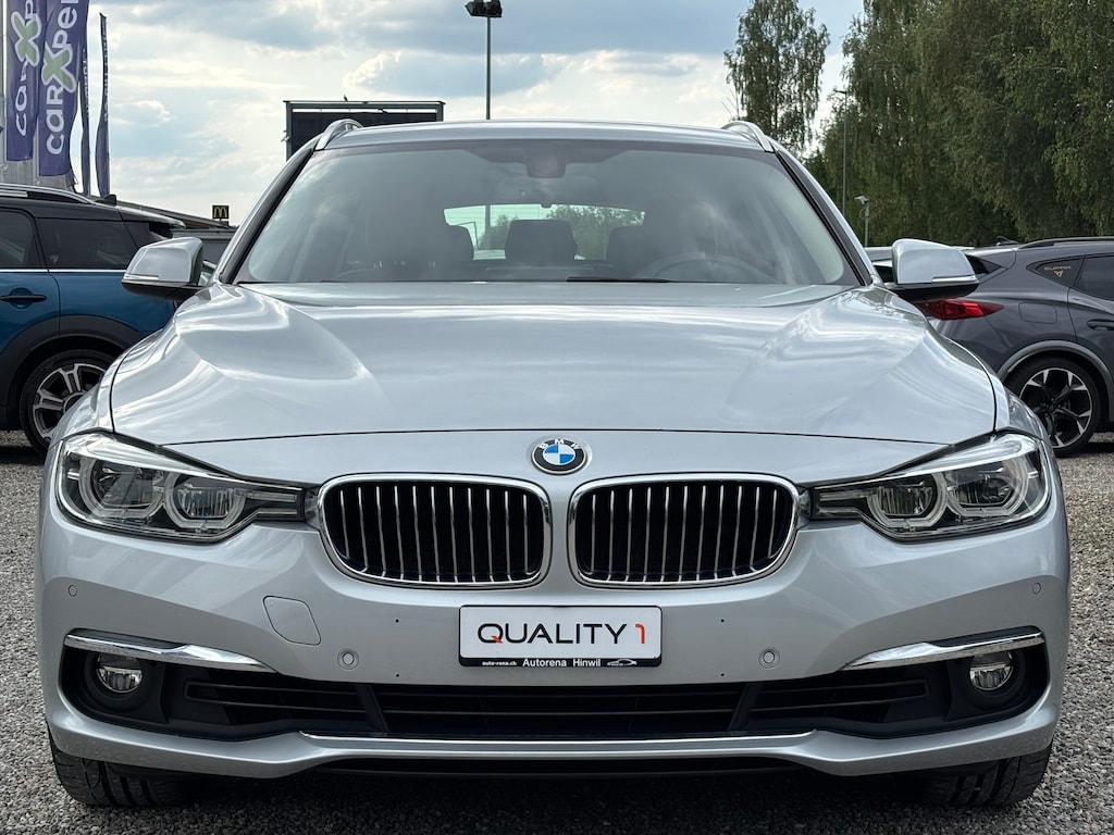 BMW 320i Touring Luxury Line Steptronic-image-1