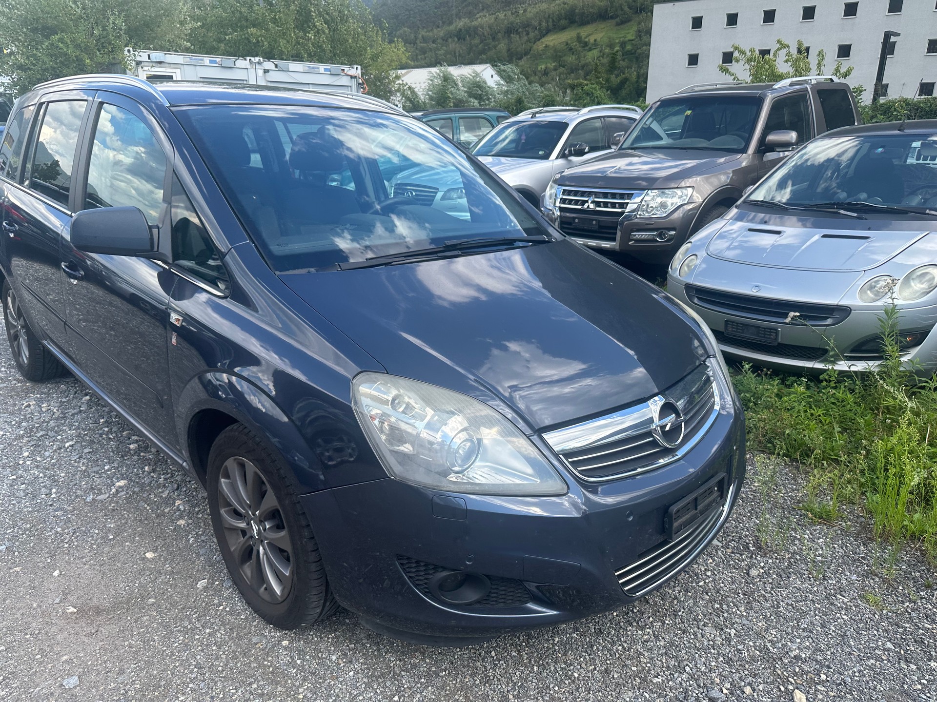 OPEL Zafira 2.2i 16V Anniversary Edition Automatic-image-2