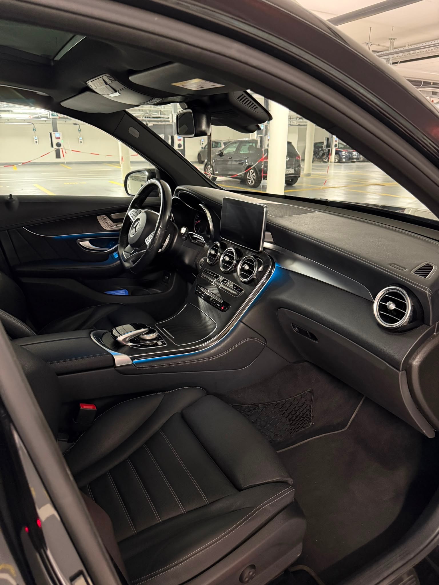 MERCEDES-BENZ GLC 350 e AMG Line 4m-image-3